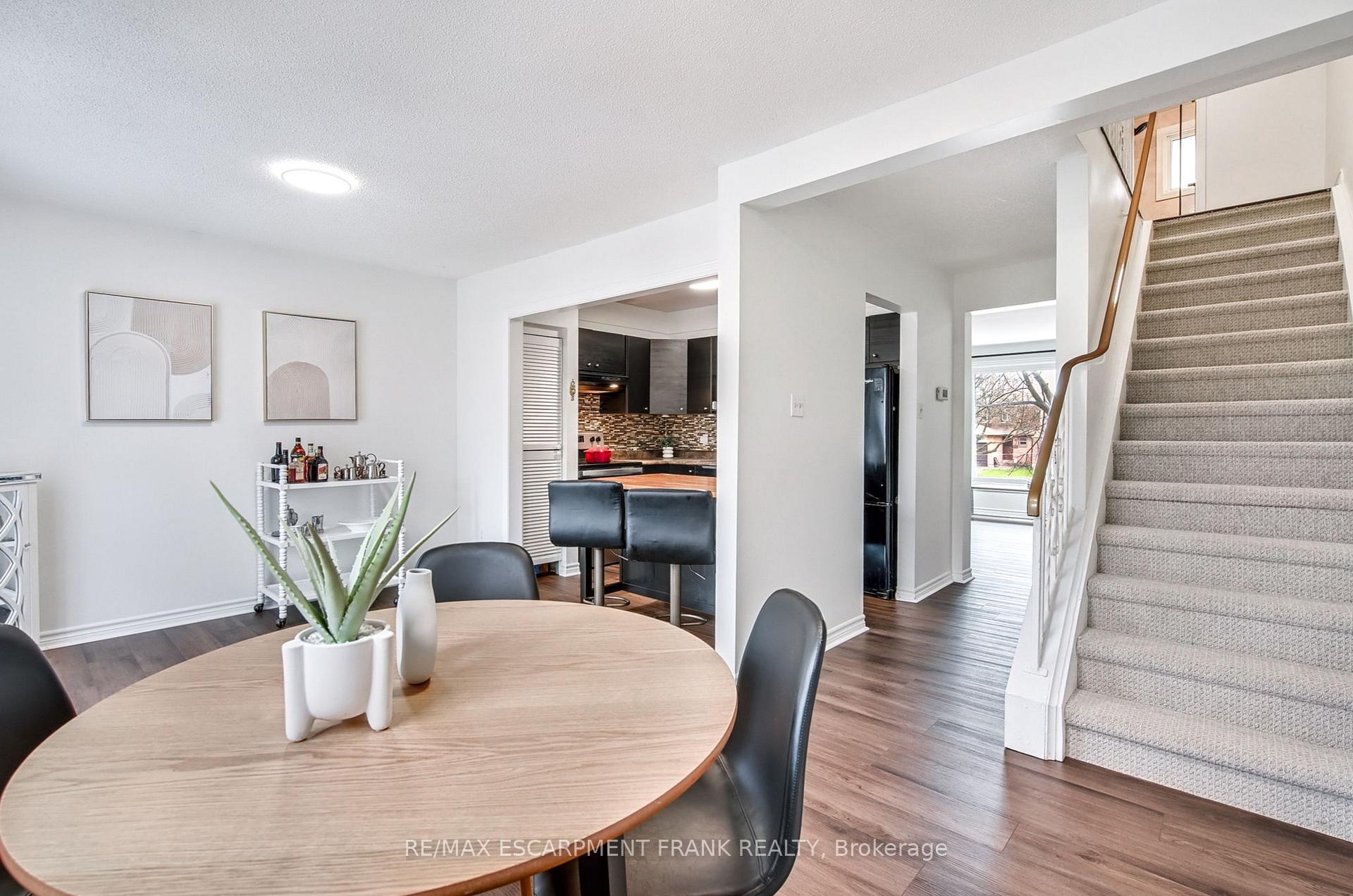 Photo 26 of Unit 33, 985 Limeridge Road E, Hamilton, Berrisfield — HOMEH
