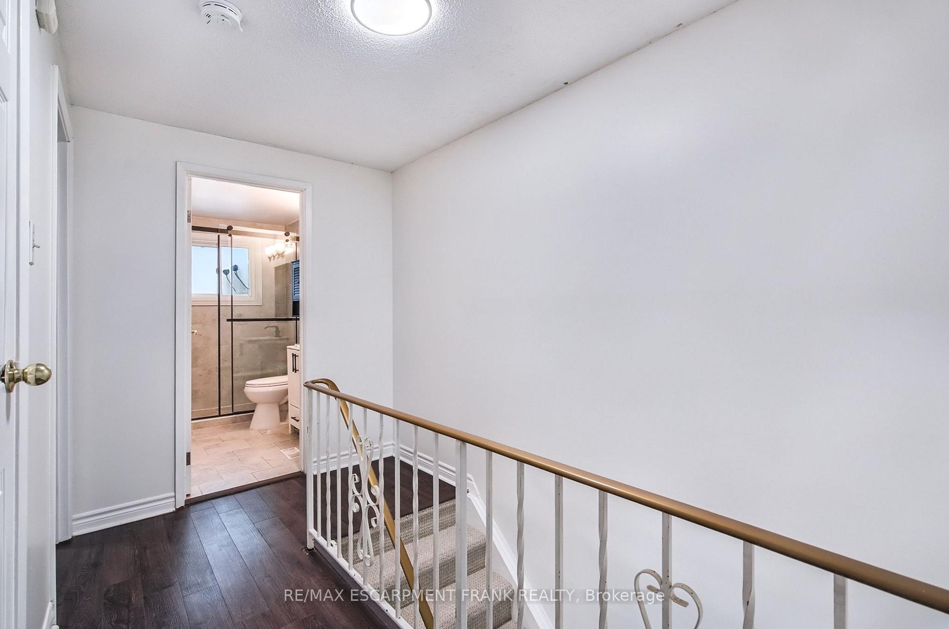 Photo 20 of Unit 33, 985 Limeridge Road E, Hamilton, Berrisfield — HOMEH