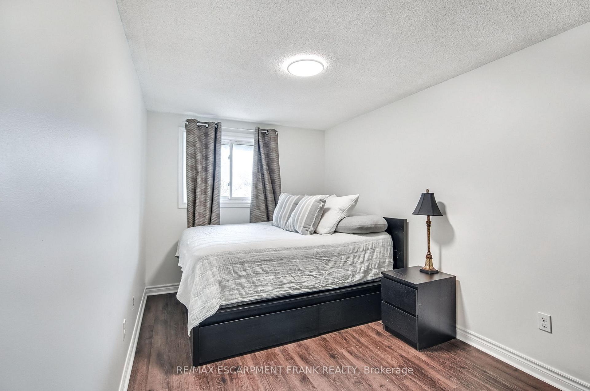 Photo 31 of Unit 33, 985 Limeridge Road E, Hamilton, Berrisfield — HOMEH