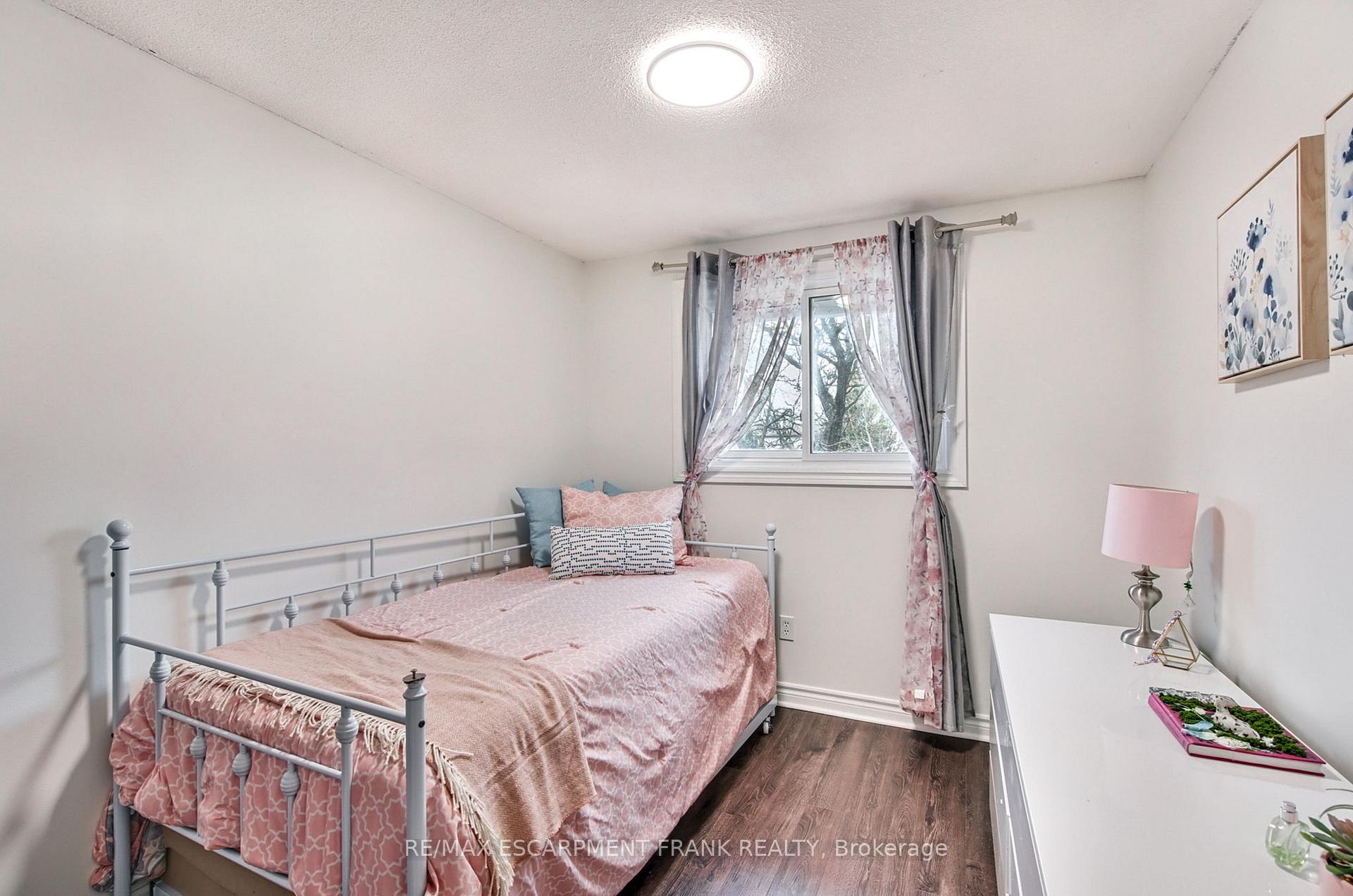Photo 21 of Unit 33, 985 Limeridge Road E, Hamilton, Berrisfield — HOMEH