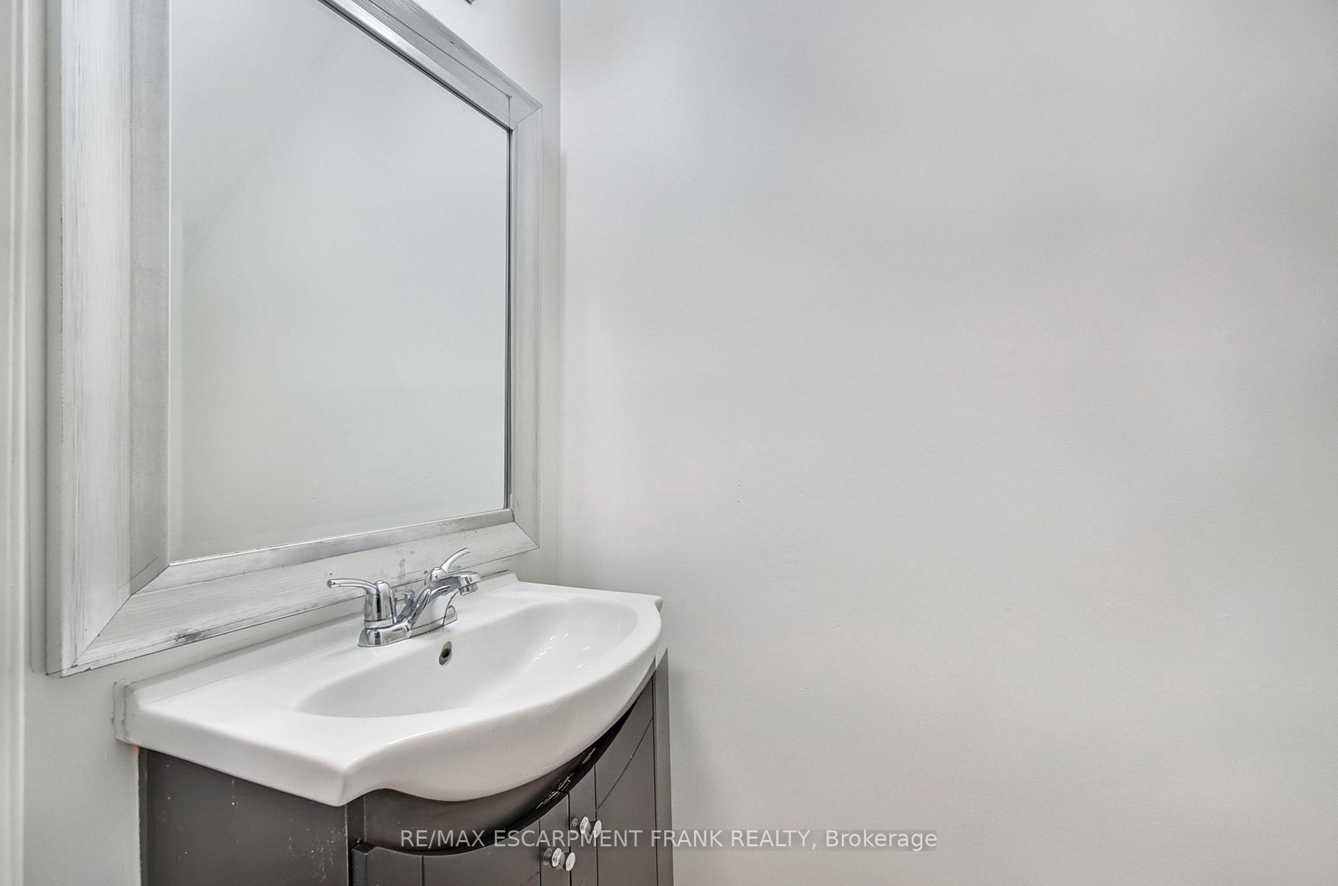 Photo 37 of Unit 33, 985 Limeridge Road E, Hamilton, Berrisfield — HOMEH