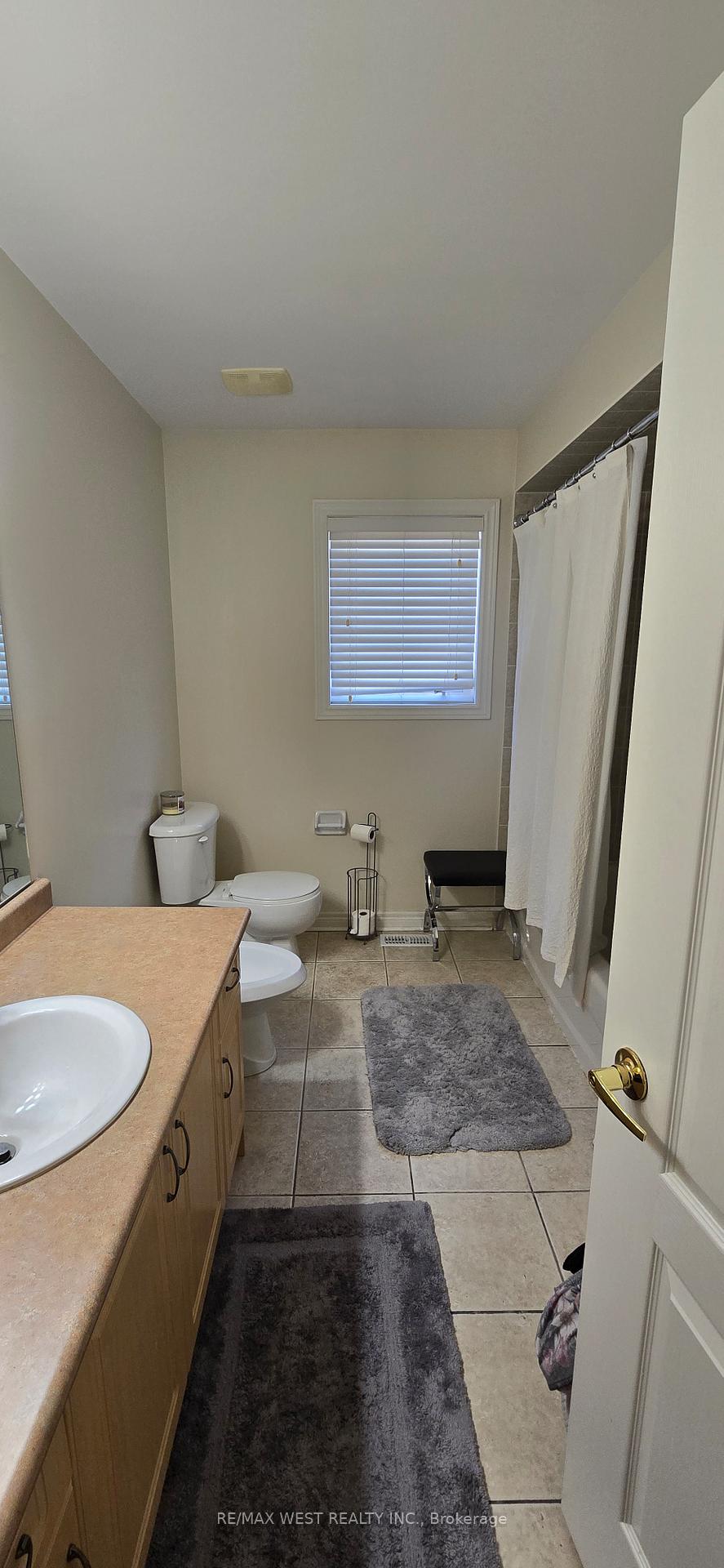 Photo 13 of 200 Starling Boulevard, Vaughan, Vellore Village — HOMEH