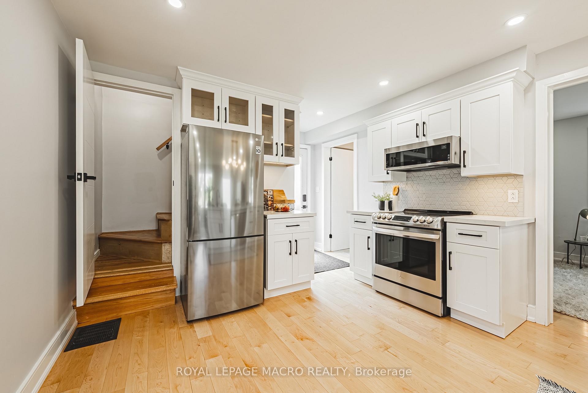 Photo 13 of 2016 Barton Street E, Hamilton, McQuesten — HOMEH
