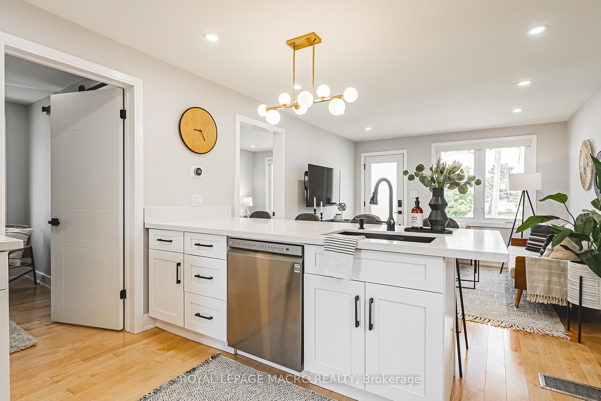 Photo 6 of 2016 Barton Street E, Hamilton, McQuesten — HOMEH