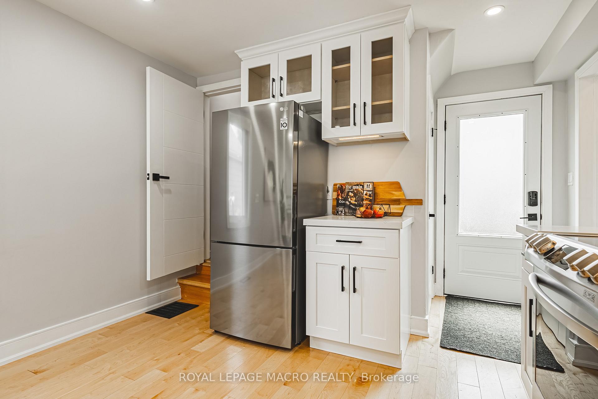 Photo 31 of 2016 Barton Street E, Hamilton, McQuesten — HOMEH