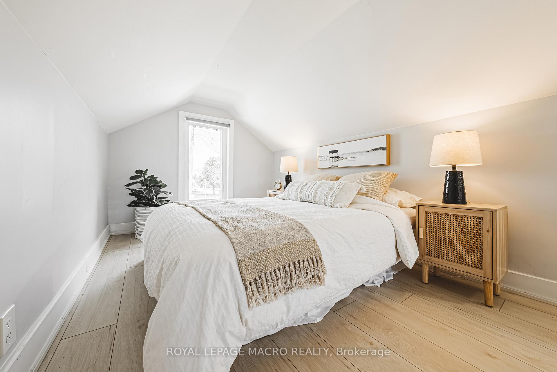 Photo 43 of 2016 Barton Street E, Hamilton, McQuesten — HOMEH