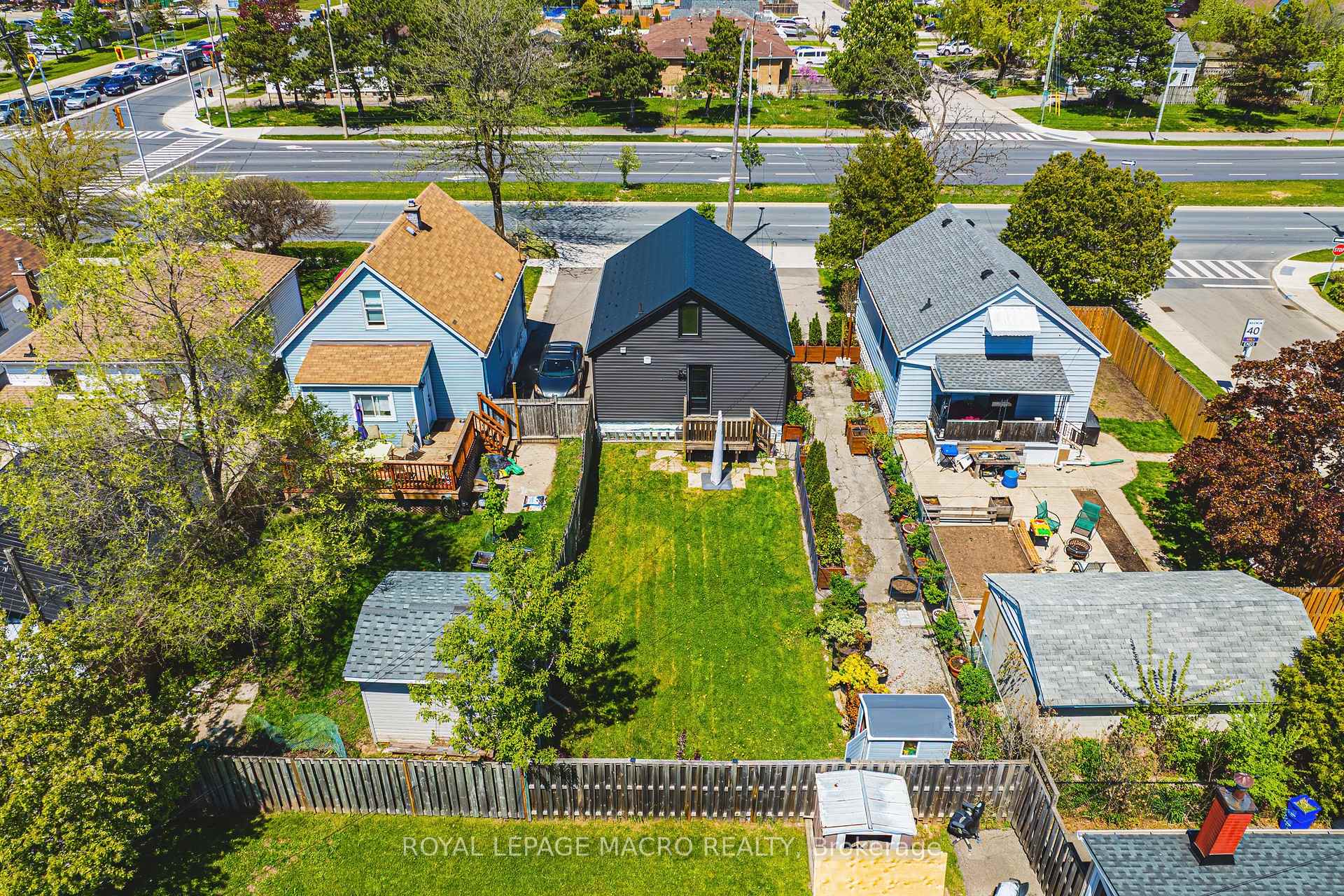 Photo 36 of 2016 Barton Street E, Hamilton, McQuesten — HOMEH