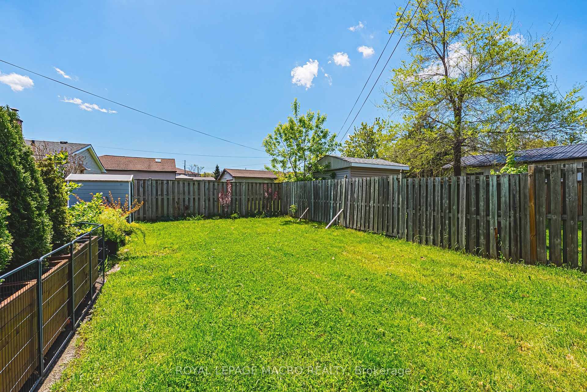 Photo 44 of 2016 Barton Street E, Hamilton, McQuesten — HOMEH