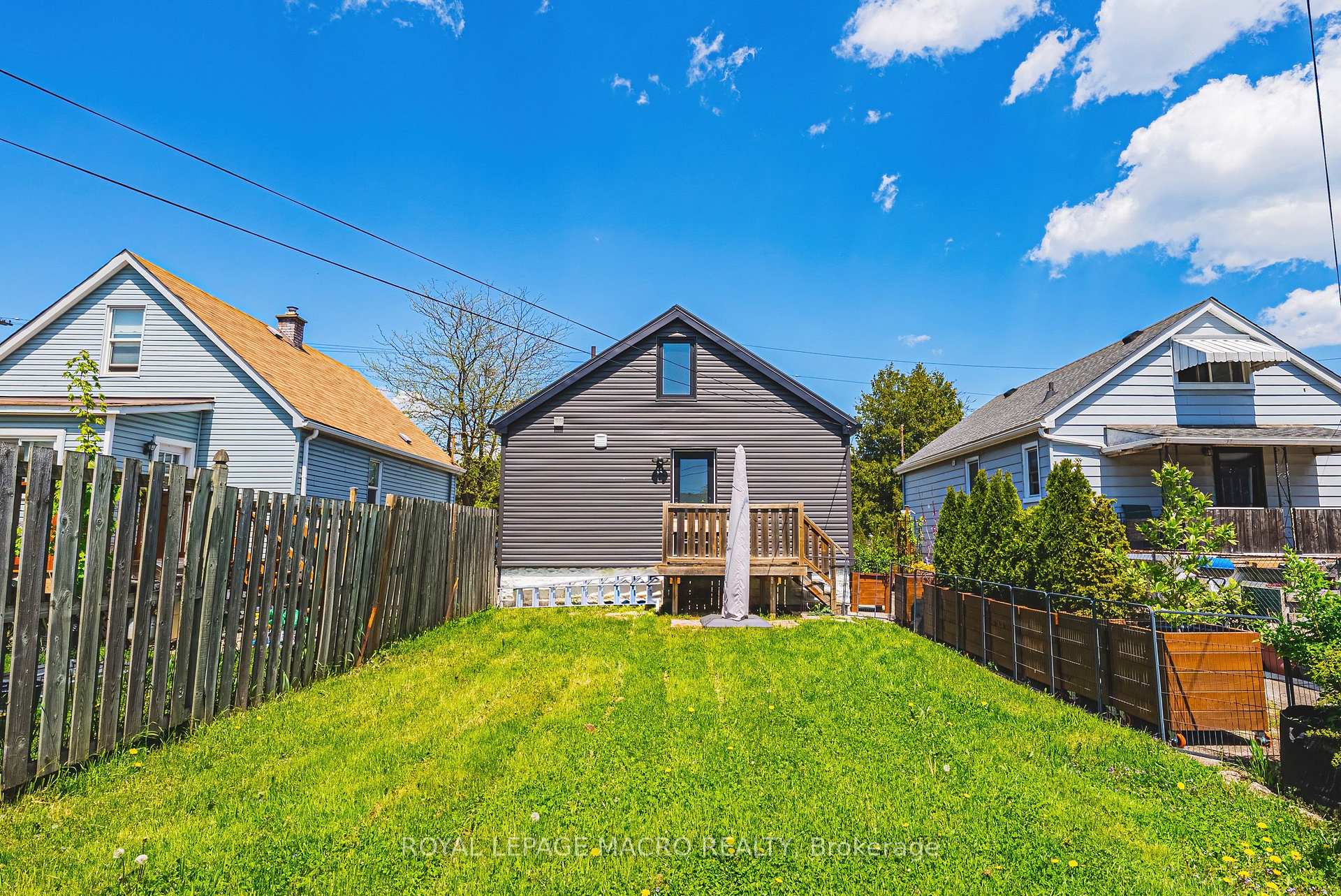 Photo 10 of 2016 Barton Street E, Hamilton, McQuesten — HOMEH