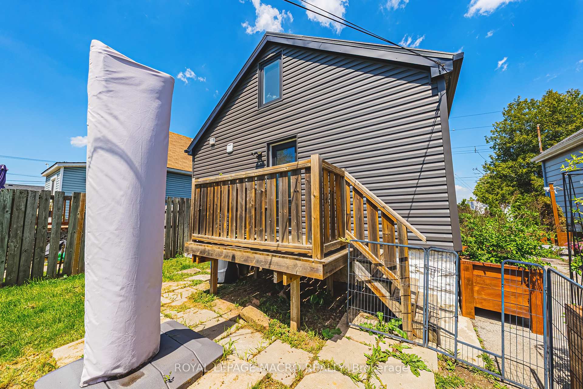 Photo 38 of 2016 Barton Street E, Hamilton, McQuesten — HOMEH