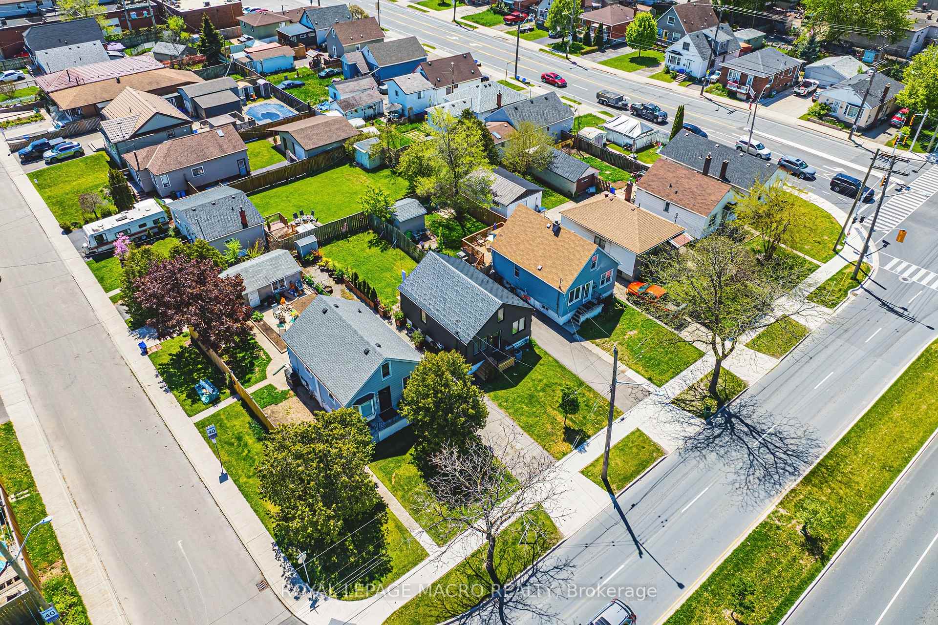 Photo 46 of 2016 Barton Street E, Hamilton, McQuesten — HOMEH