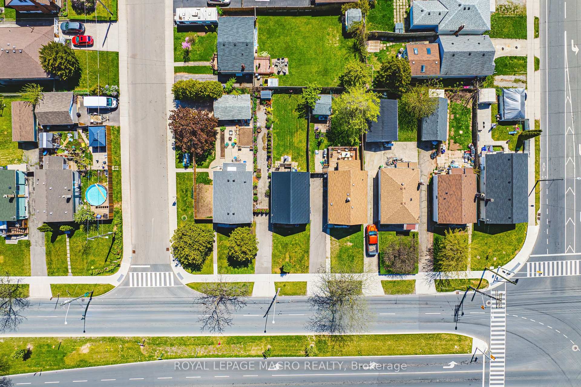 Photo 21 of 2016 Barton Street E, Hamilton, McQuesten — HOMEH