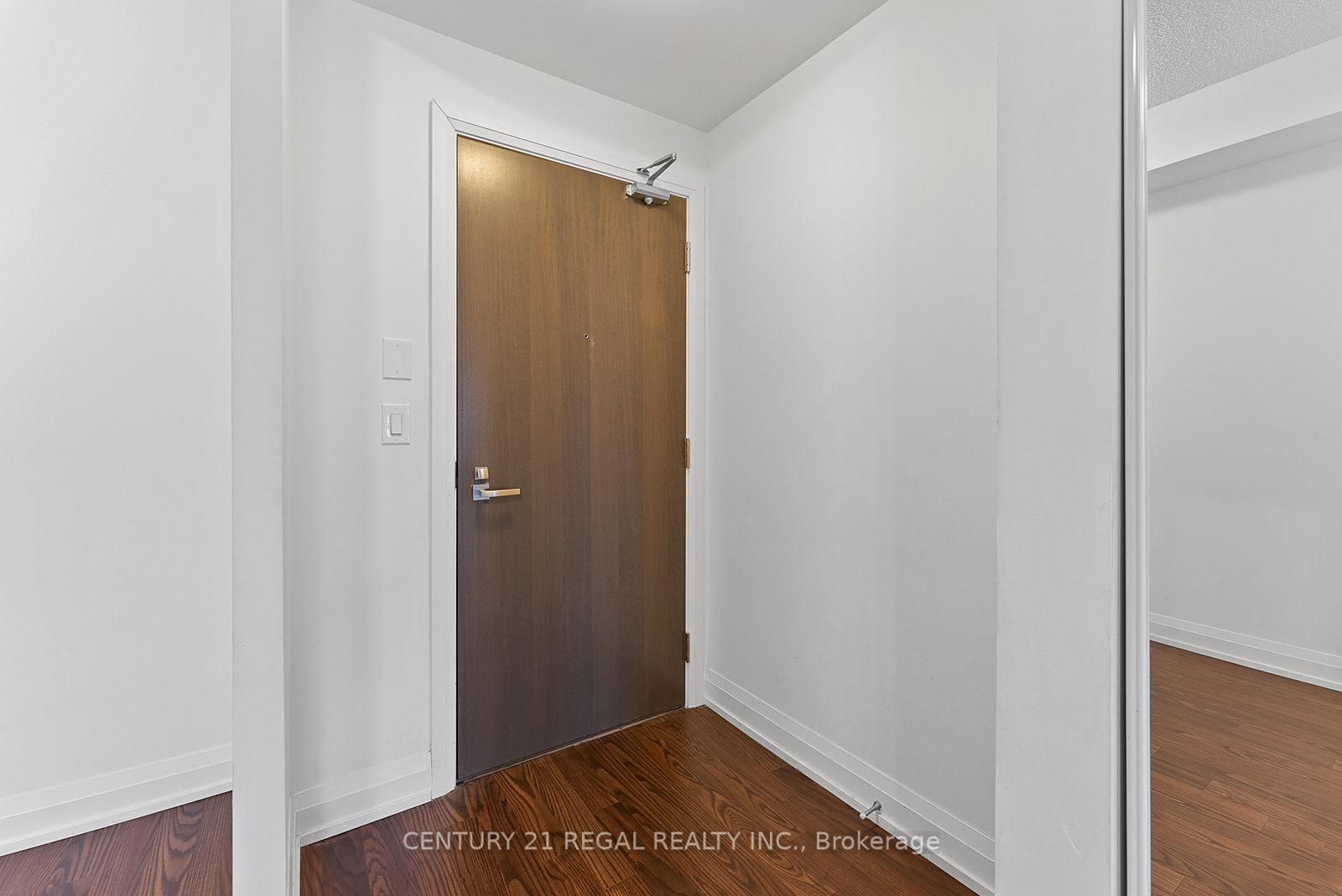 Photo 2 of Unit 2212, 7171 Yonge Street, Markham, Grandview — HOMEH