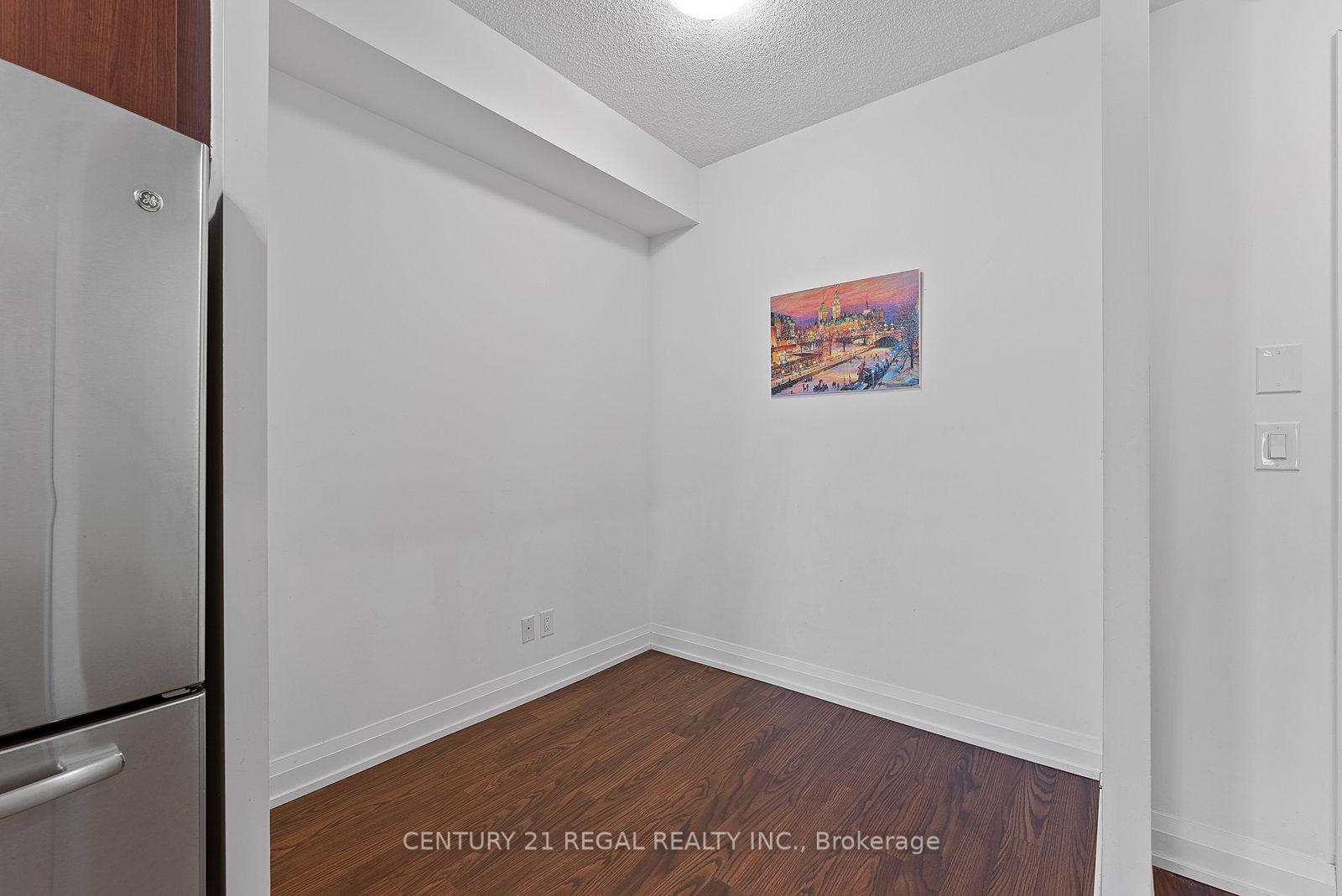 Photo 5 of Unit 2212, 7171 Yonge Street, Markham, Grandview — HOMEH