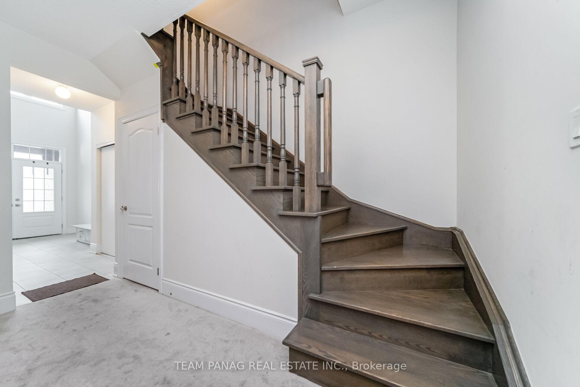 Photo 9 of 44 Foxsparrow Road, Brampton, Sandringham-Wellington — HOMEH