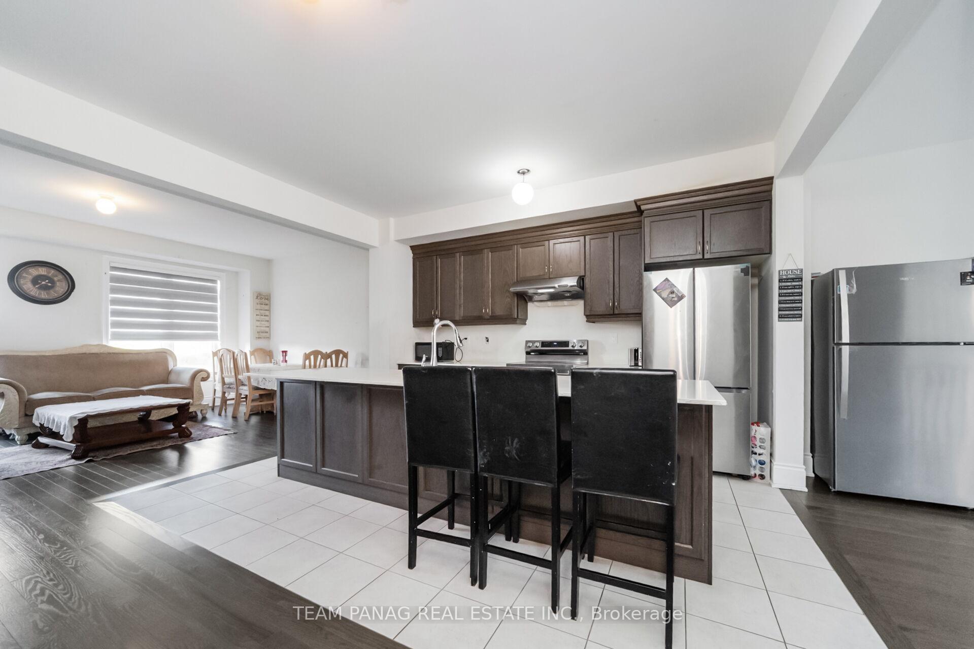 Photo 11 of 44 Foxsparrow Road, Brampton, Sandringham-Wellington — HOMEH