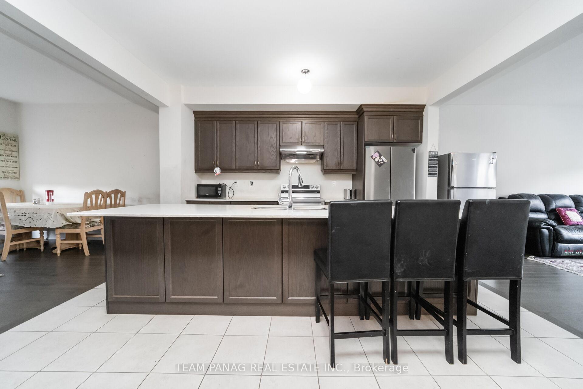 Photo 10 of 44 Foxsparrow Road, Brampton, Sandringham-Wellington — HOMEH