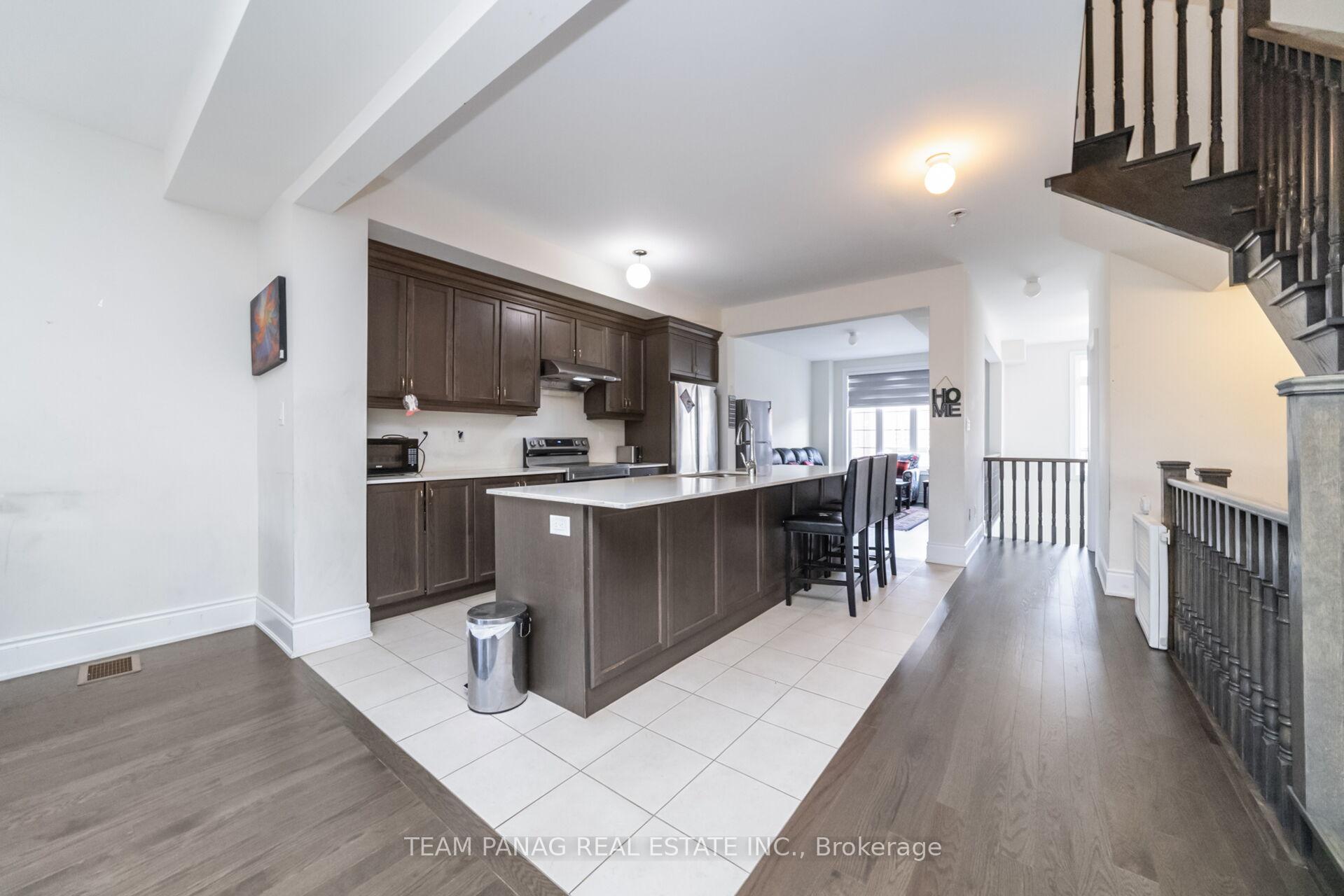 Photo 8 of 44 Foxsparrow Road, Brampton, Sandringham-Wellington — HOMEH