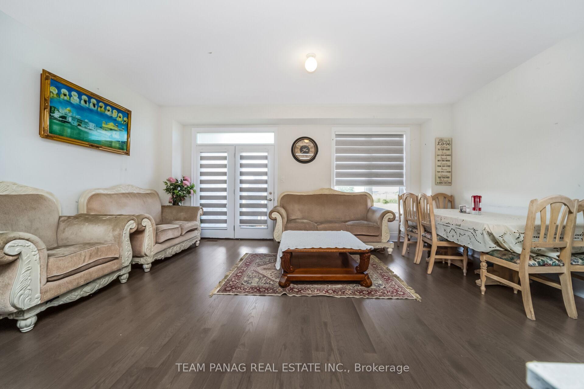 Photo 25 of 44 Foxsparrow Road, Brampton, Sandringham-Wellington — HOMEH