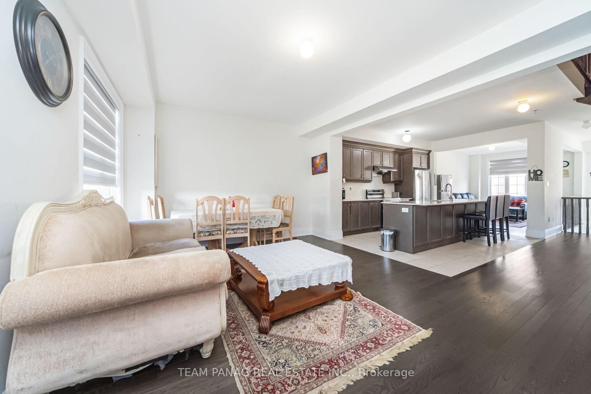 Photo 12 of 44 Foxsparrow Road, Brampton, Sandringham-Wellington — HOMEH