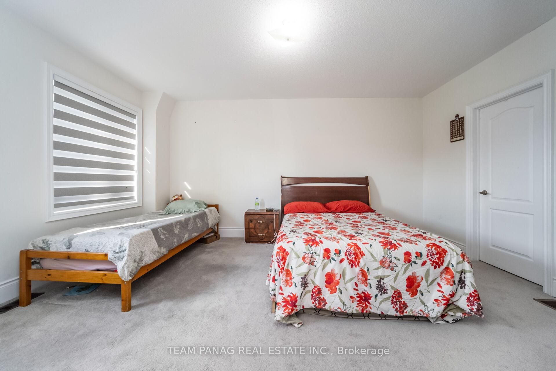 Photo 33 of 44 Foxsparrow Road, Brampton, Sandringham-Wellington — HOMEH