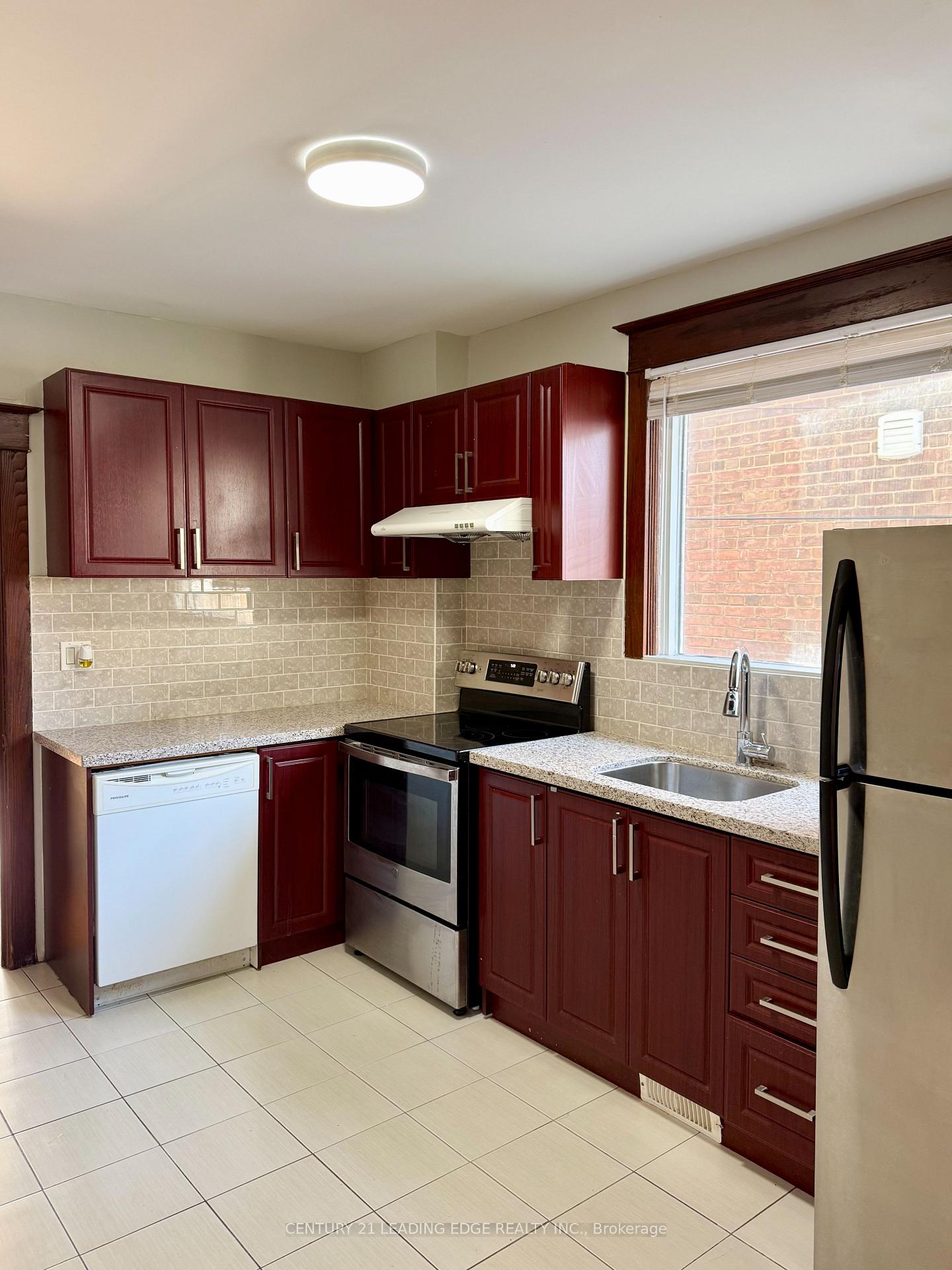 Photo 10 of Unit Main, 28 Gates Avenue, Toronto, East End-Danforth — HOMEH