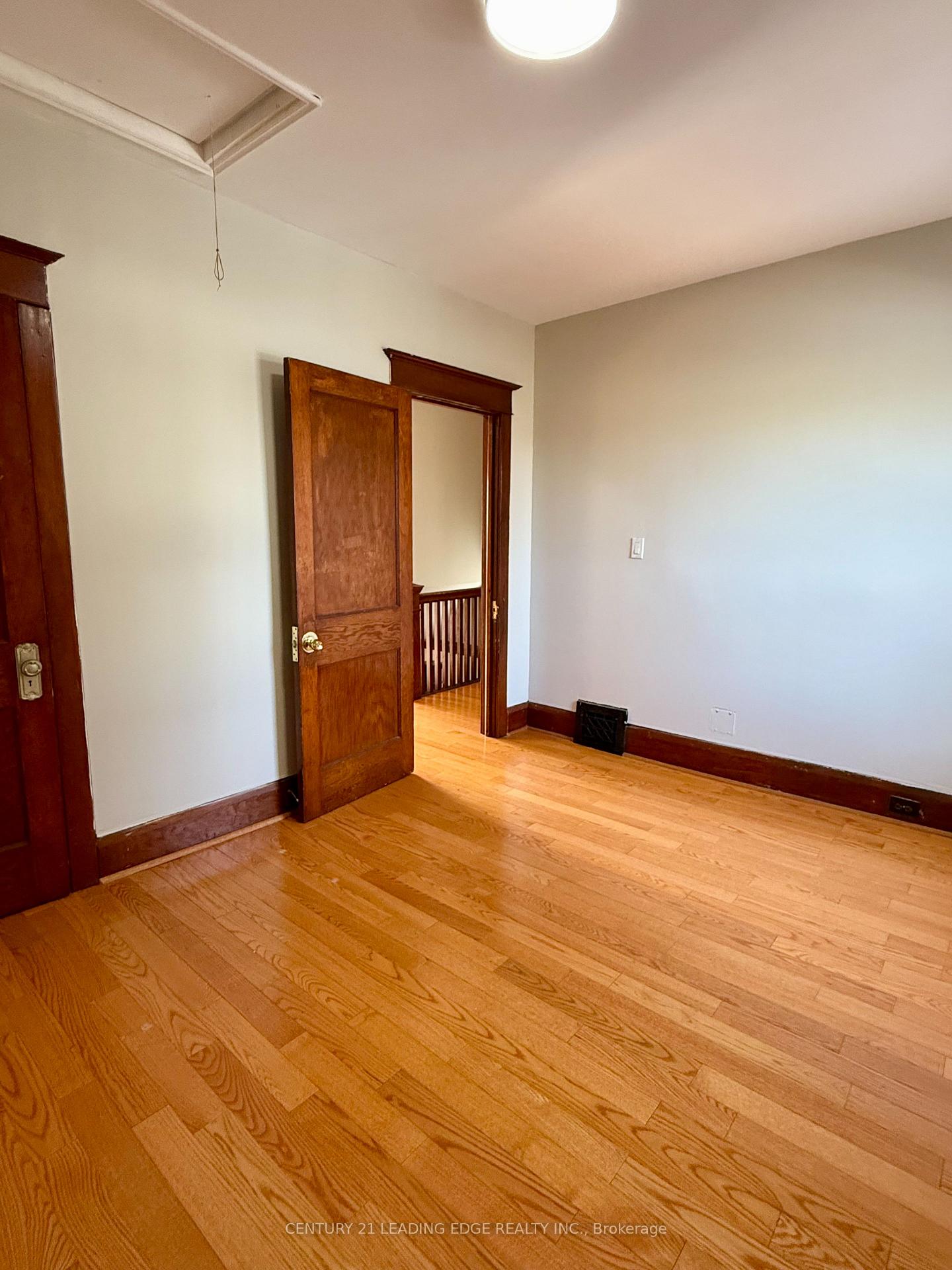 Photo 4 of Unit Main, 28 Gates Avenue, Toronto, East End-Danforth — HOMEH