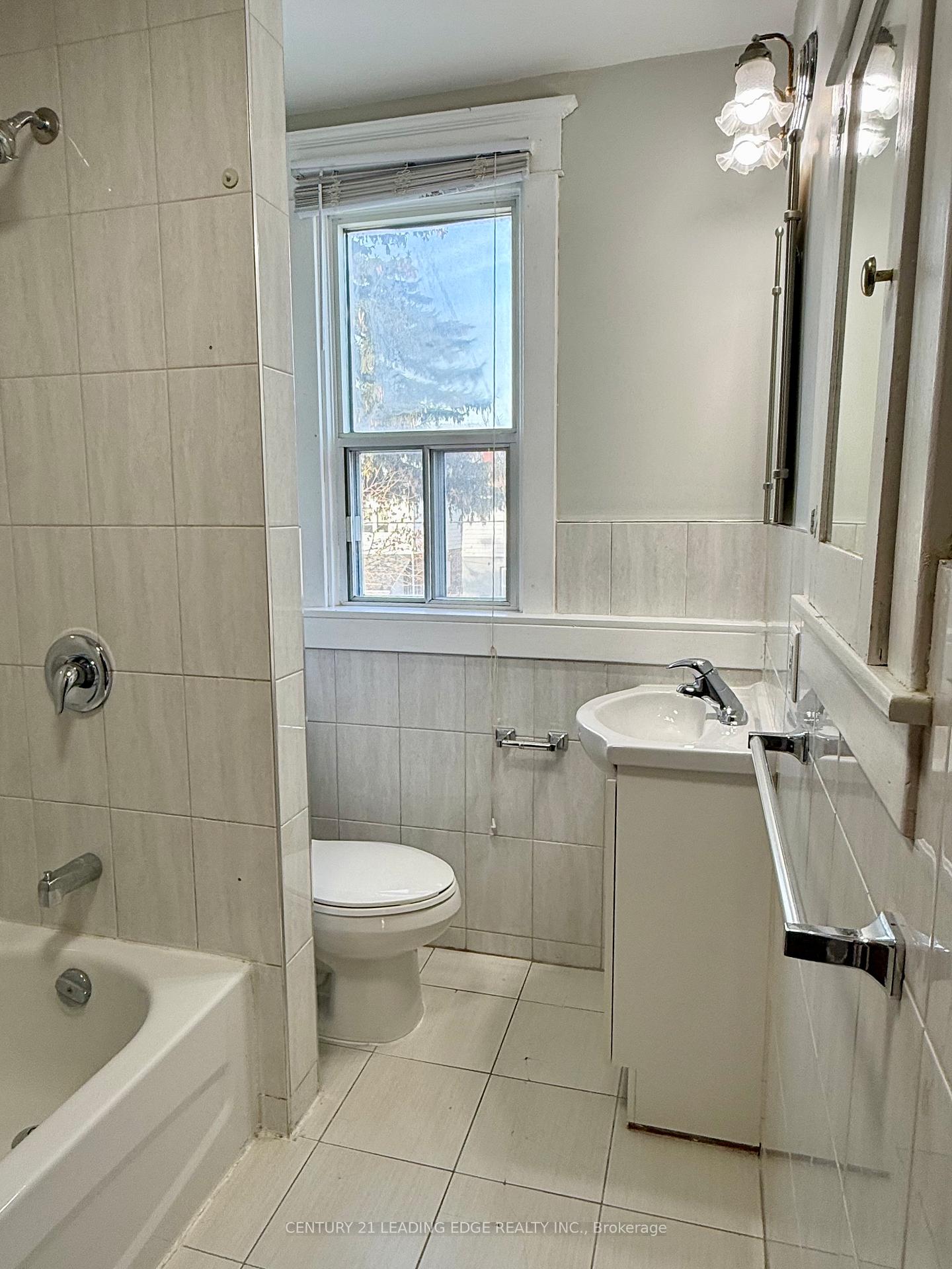 Photo 5 of Unit Main, 28 Gates Avenue, Toronto, East End-Danforth — HOMEH