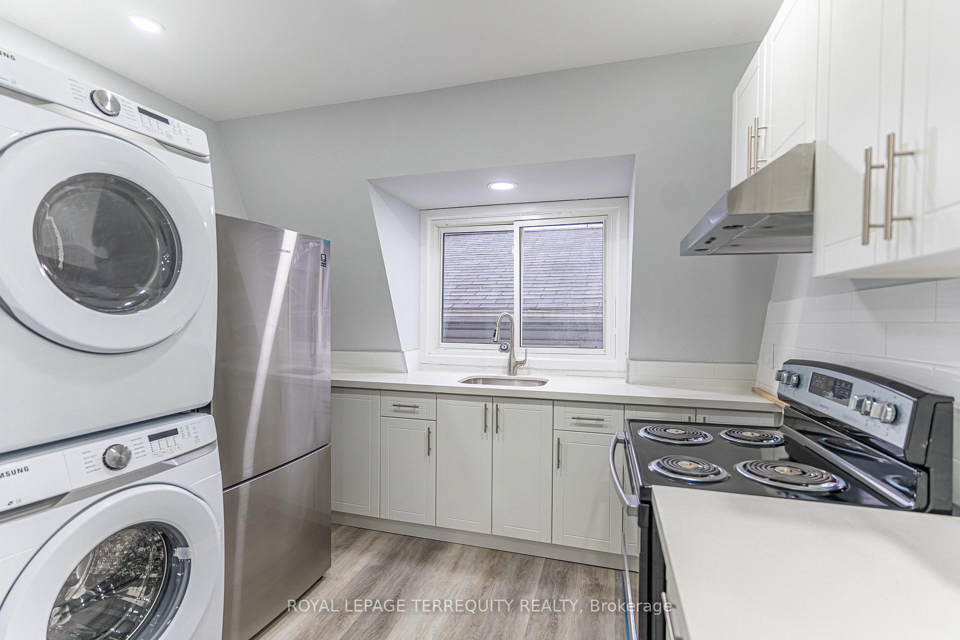 Photo 10 of 20 Mildred Avenue, St. Catharines, Haig — HOMEH