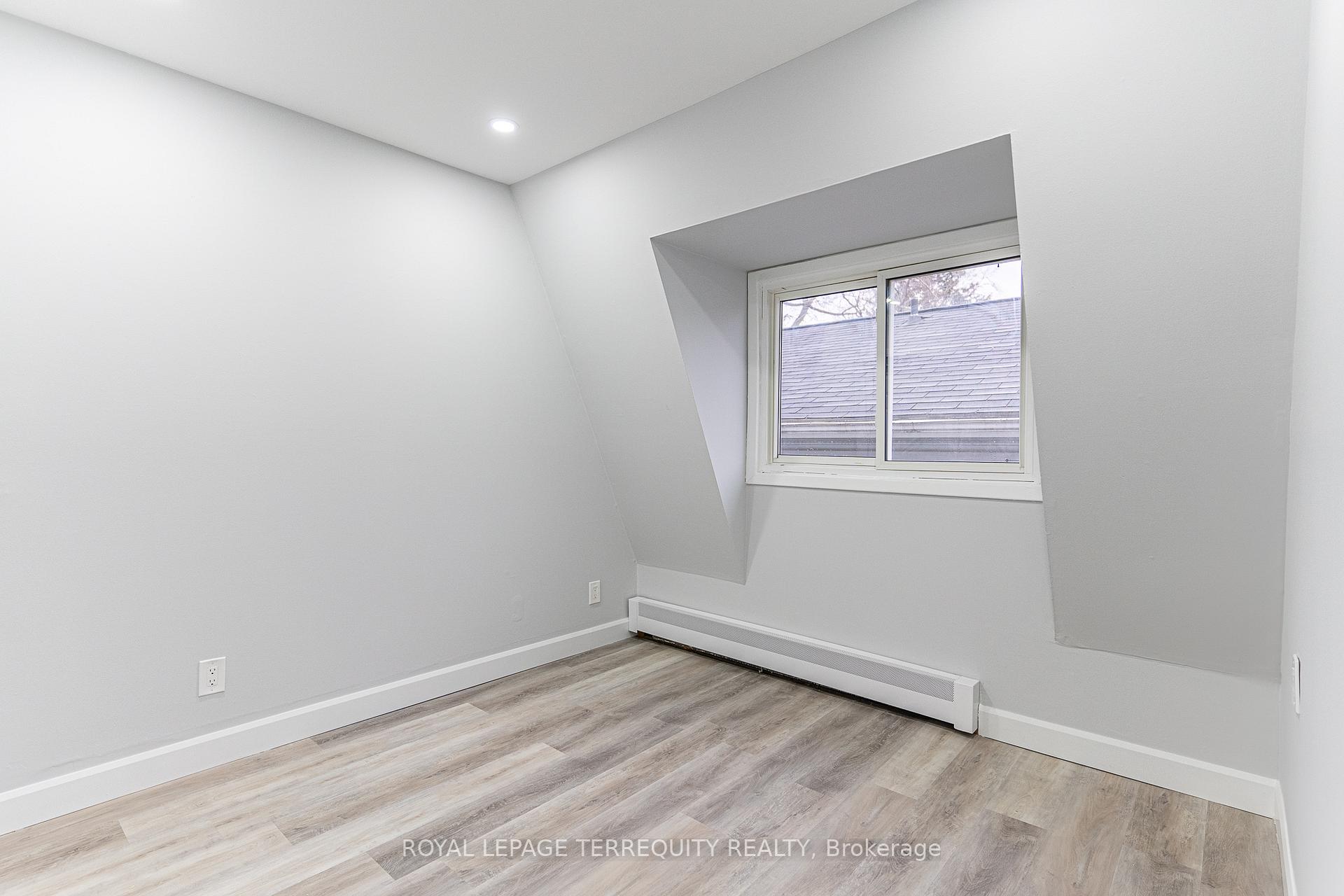 Photo 16 of 20 Mildred Avenue, St. Catharines, Haig — HOMEH