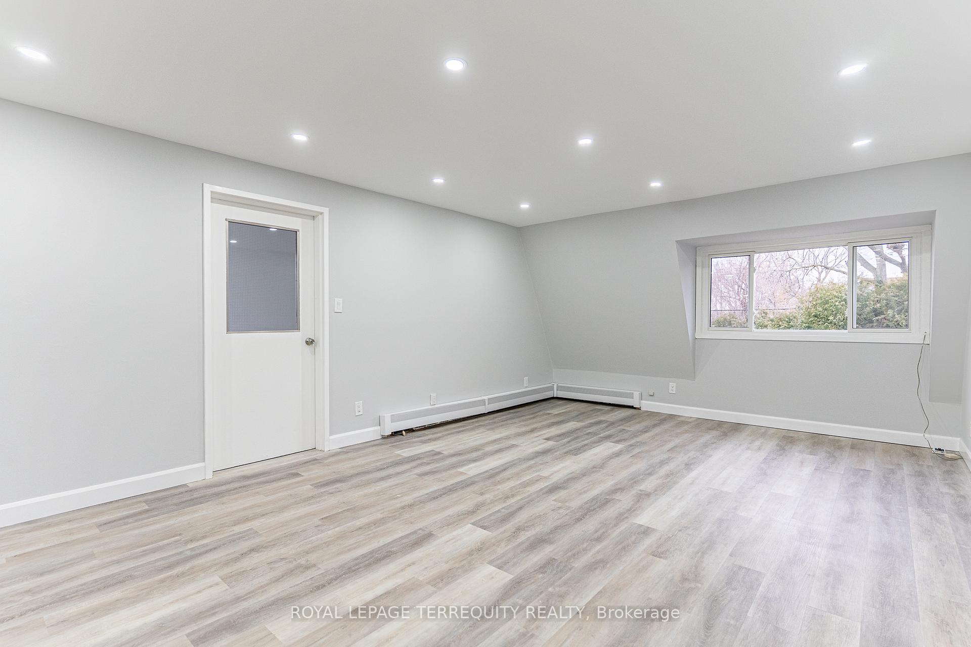 Photo 11 of 20 Mildred Avenue, St. Catharines, Haig — HOMEH