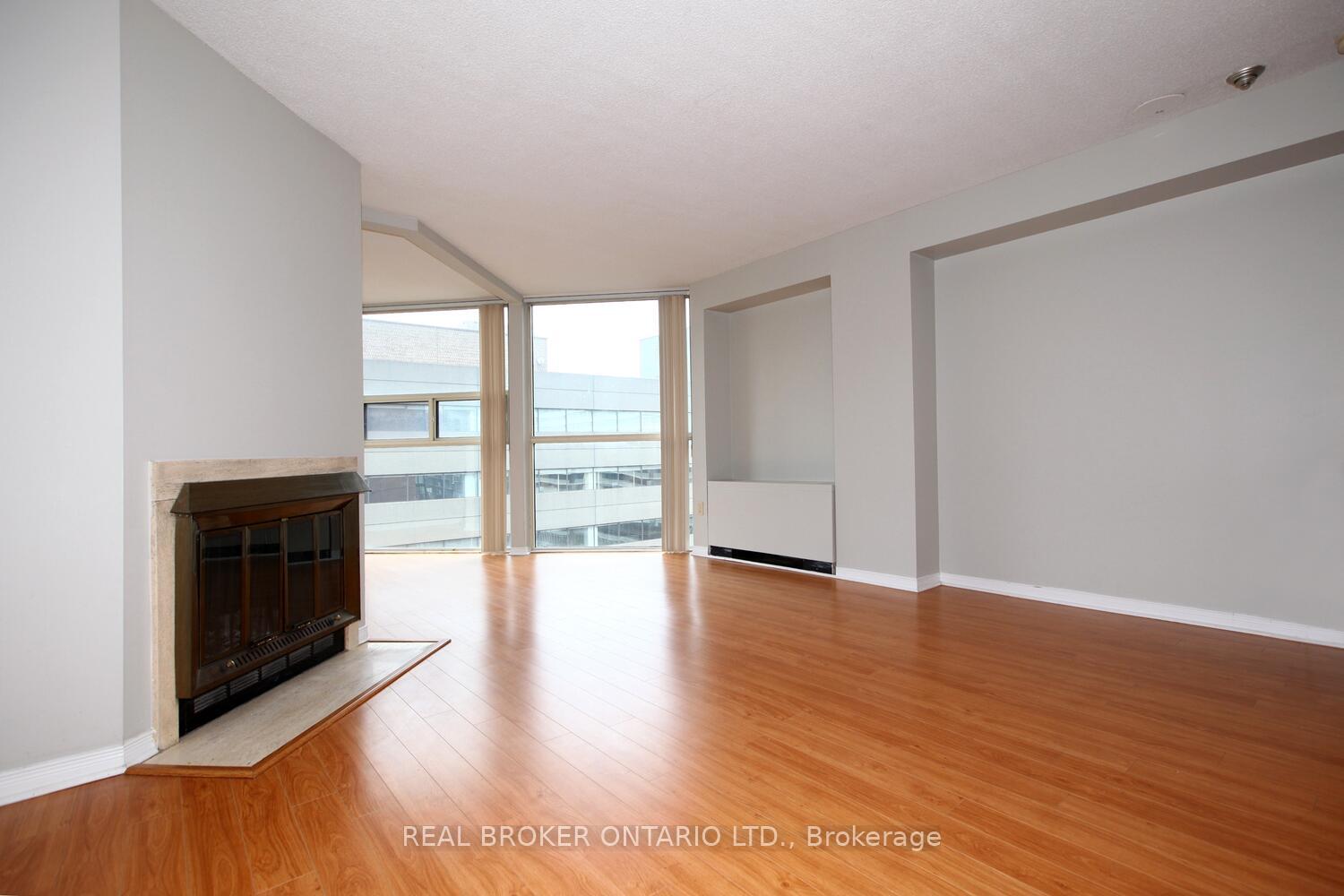 Photo 6 of Unit 1506, 705 King Street W, Toronto, Niagara — HOMEH