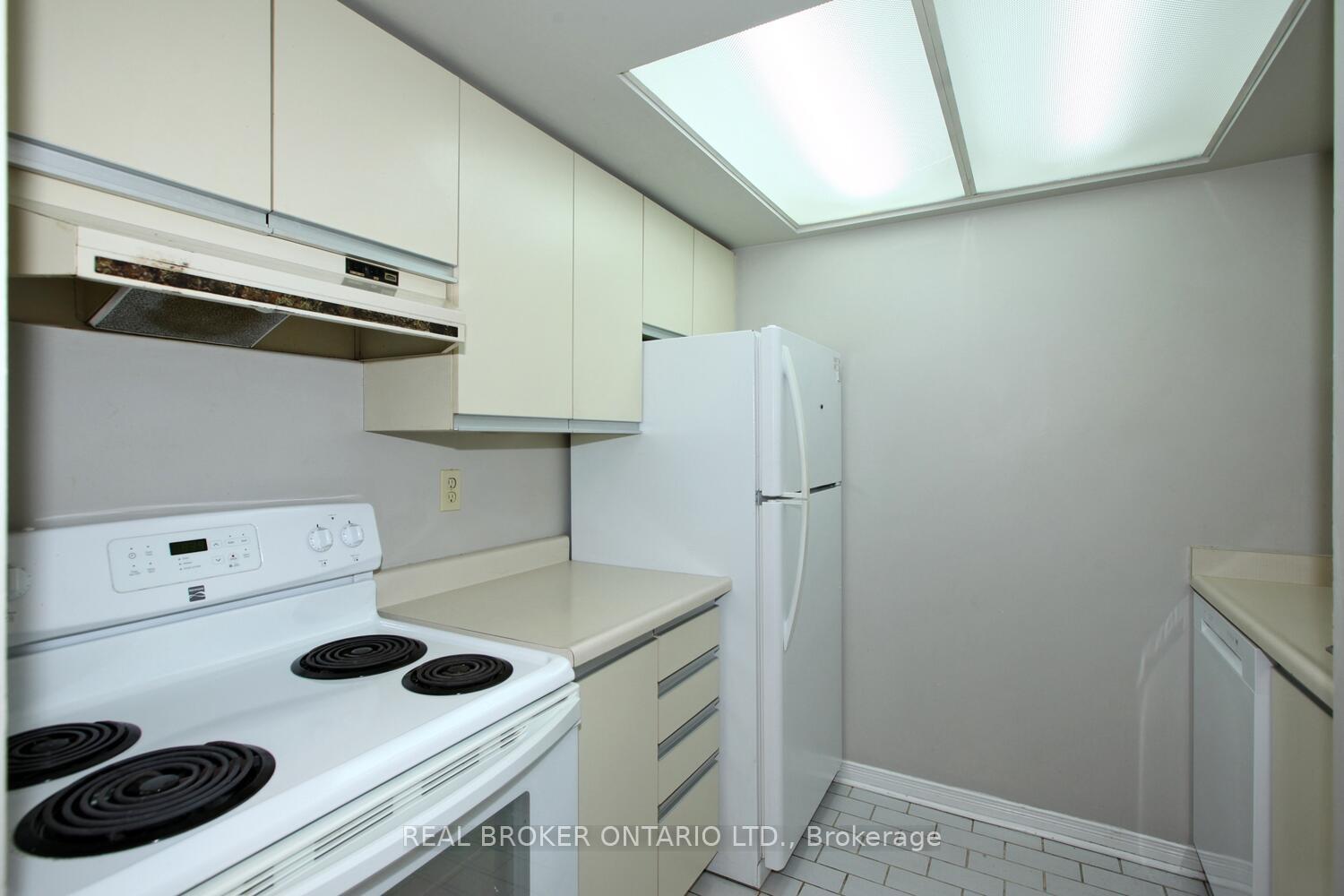 Photo 7 of Unit 1506, 705 King Street W, Toronto, Niagara — HOMEH