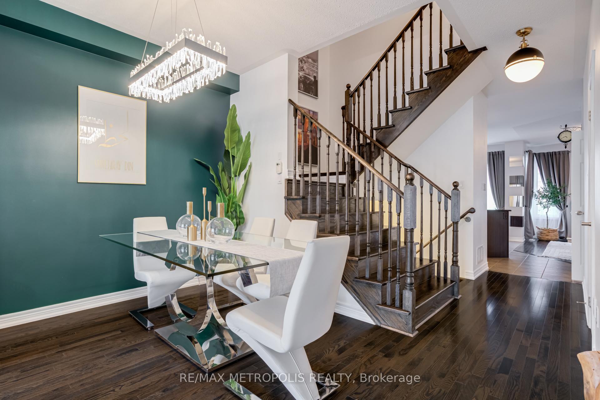 Photo 4 of 21 Sky Harbour Drive, Brampton, Bram West — HOMEH