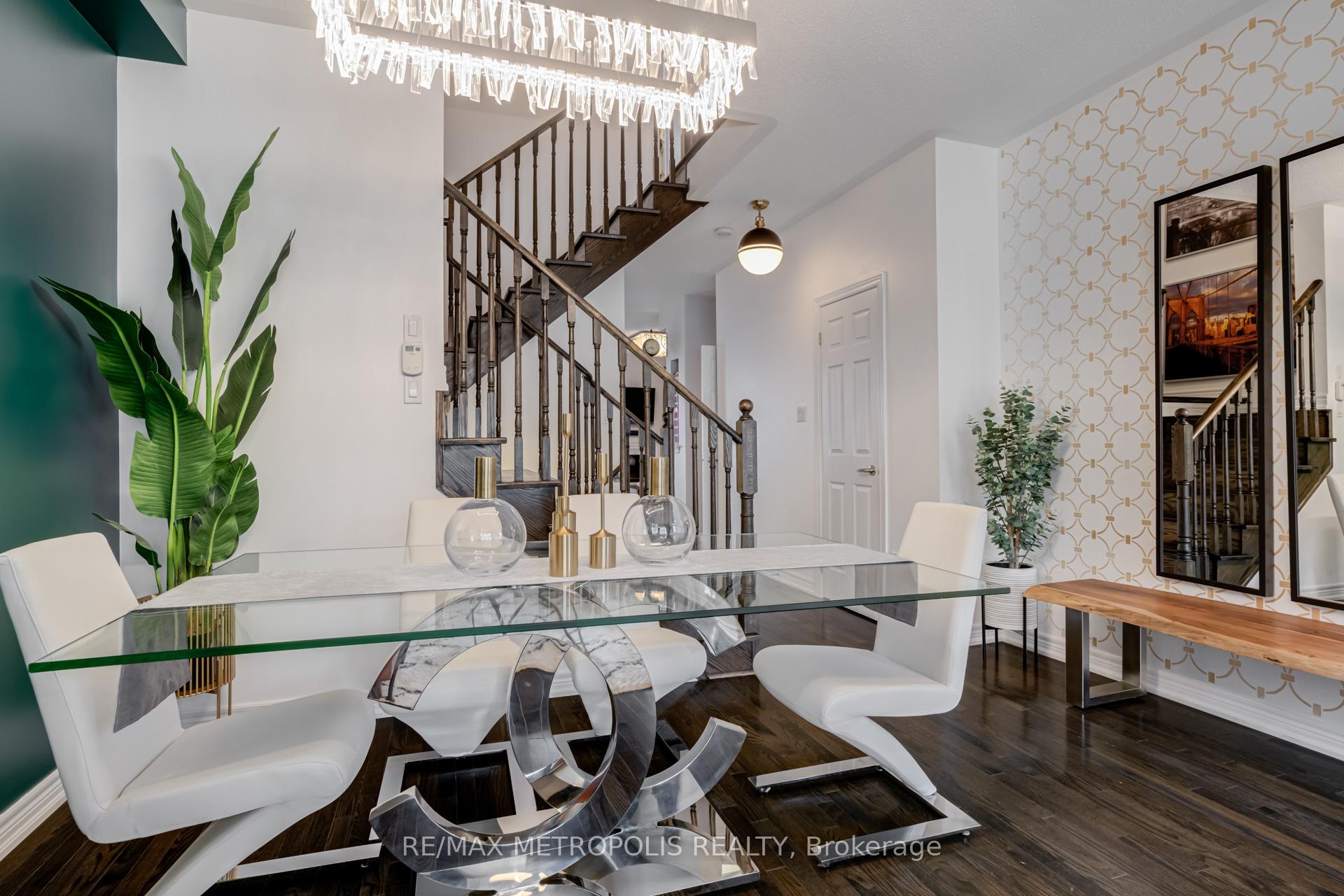 Photo 12 of 21 Sky Harbour Drive, Brampton, Bram West — HOMEH