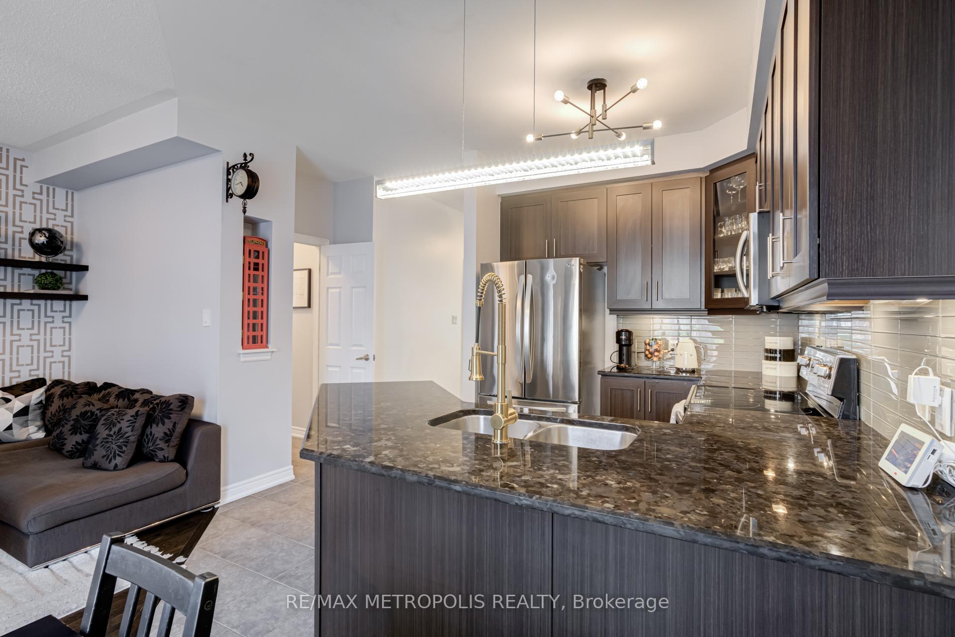 Photo 14 of 21 Sky Harbour Drive, Brampton, Bram West — HOMEH