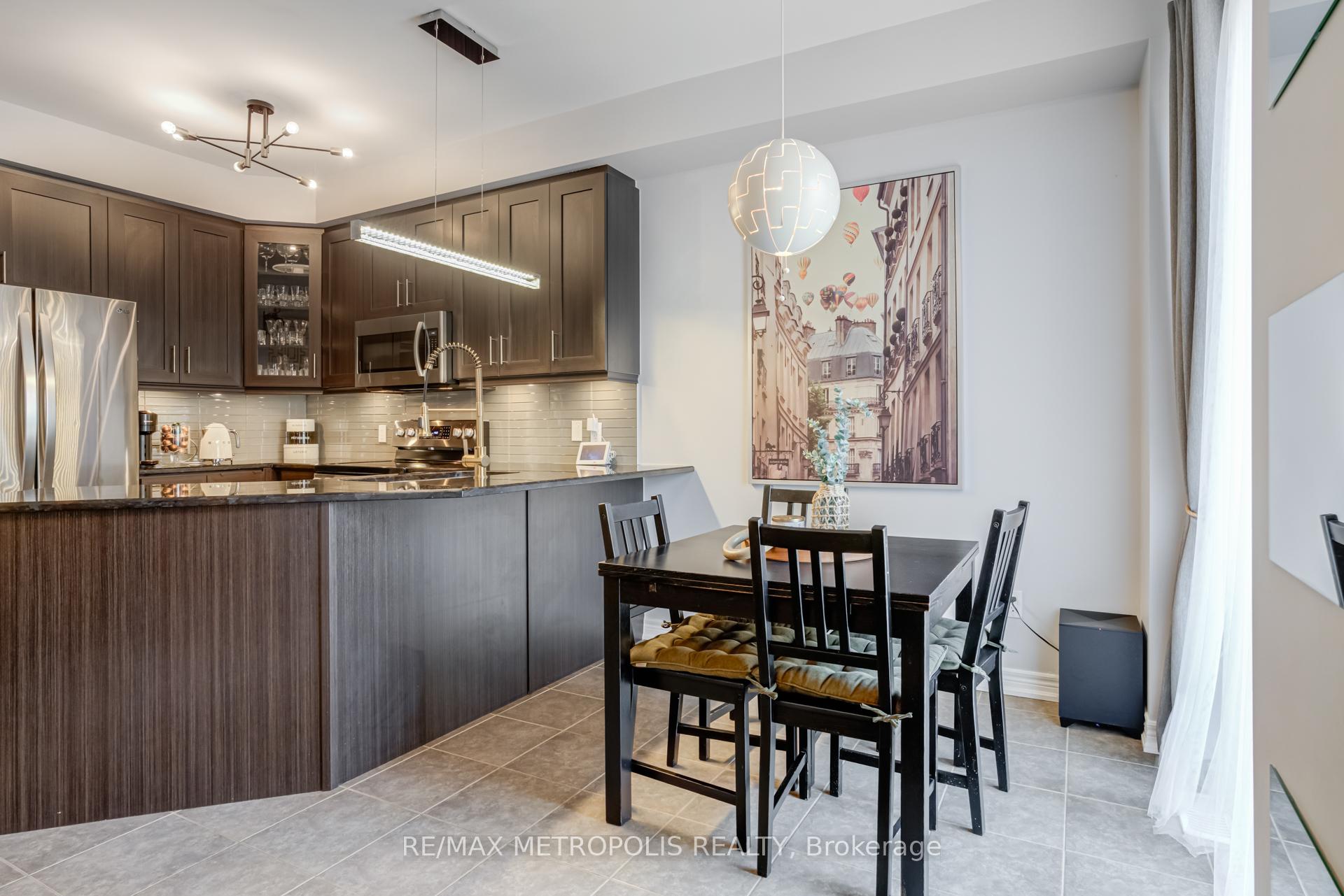 Photo 18 of 21 Sky Harbour Drive, Brampton, Bram West — HOMEH