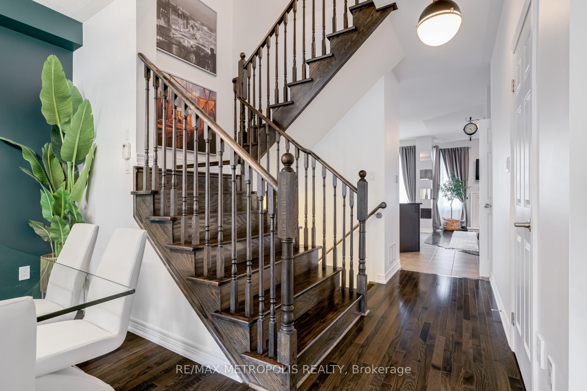 Photo 22 of 21 Sky Harbour Drive, Brampton, Bram West — HOMEH