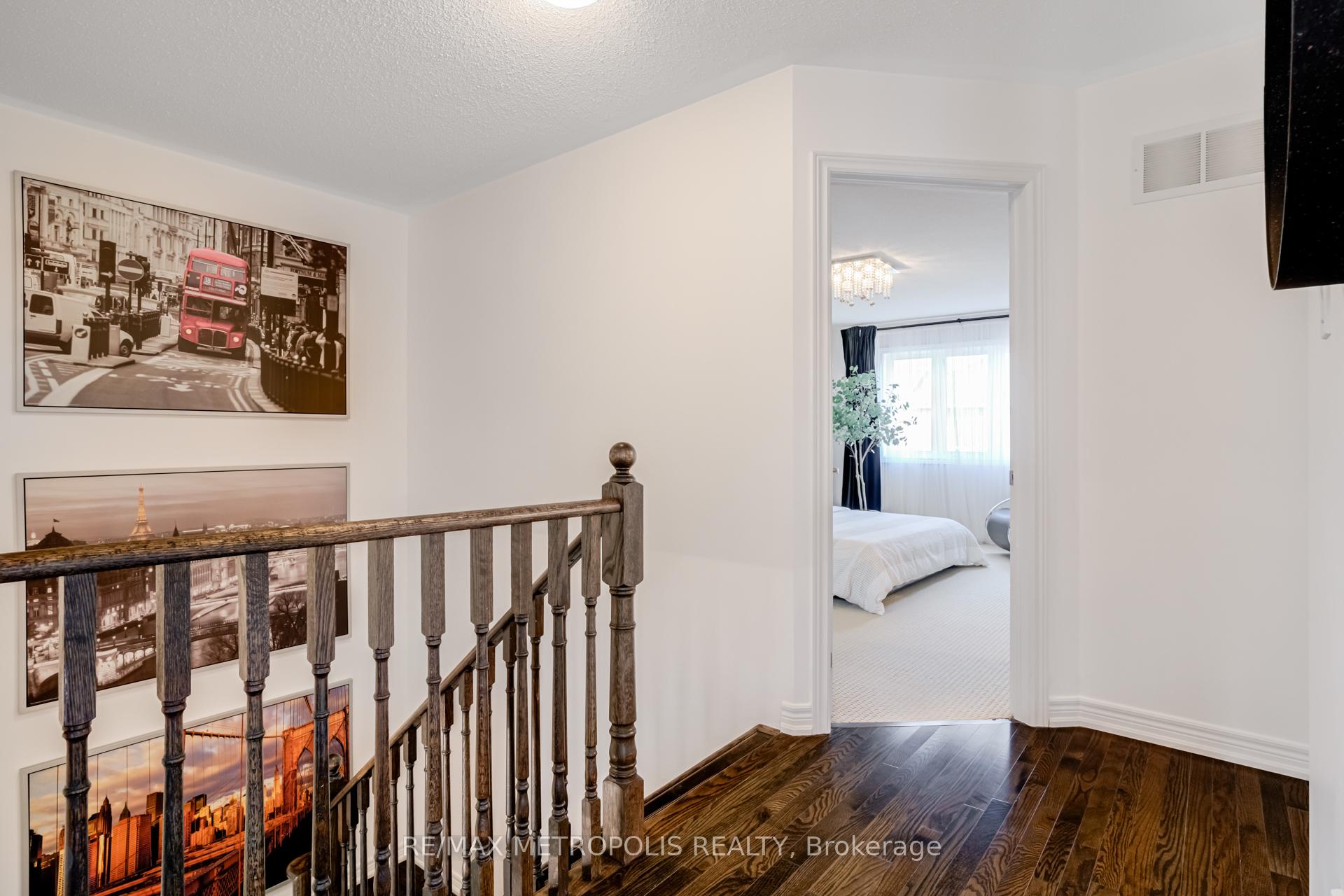Photo 25 of 21 Sky Harbour Drive, Brampton, Bram West — HOMEH
