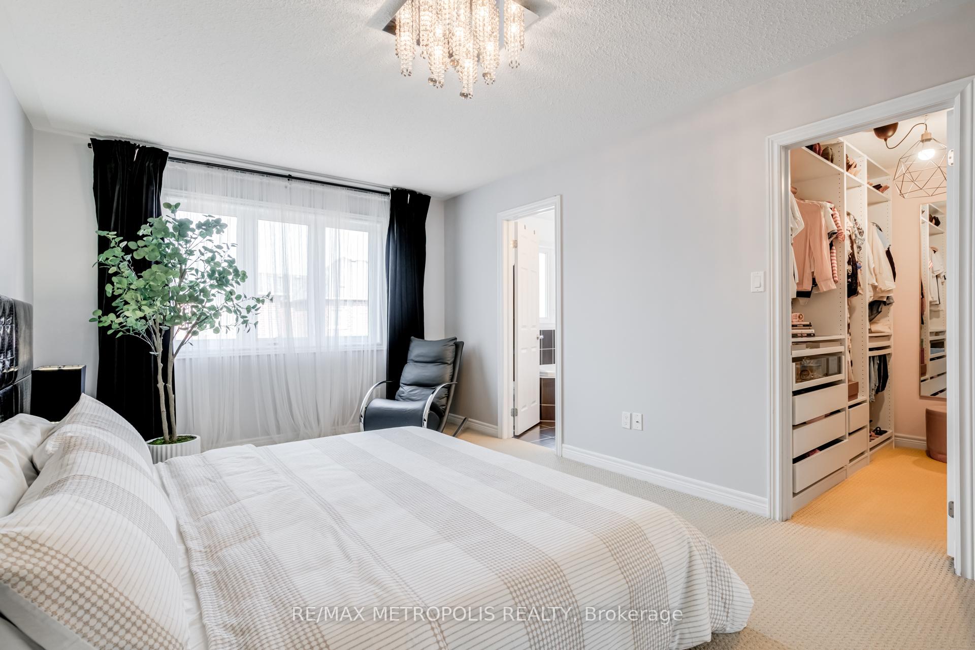 Photo 34 of 21 Sky Harbour Drive, Brampton, Bram West — HOMEH
