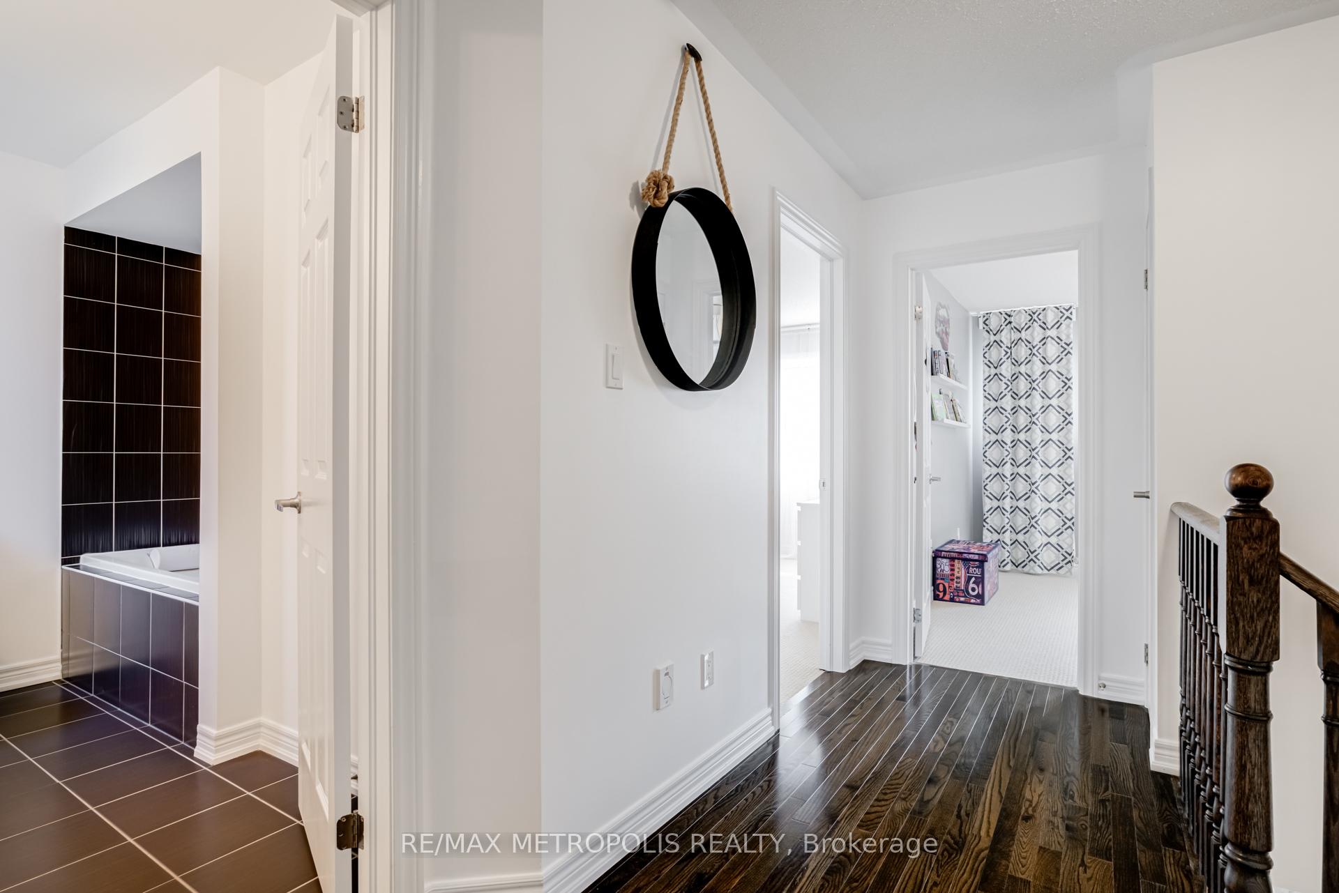 Photo 37 of 21 Sky Harbour Drive, Brampton, Bram West — HOMEH