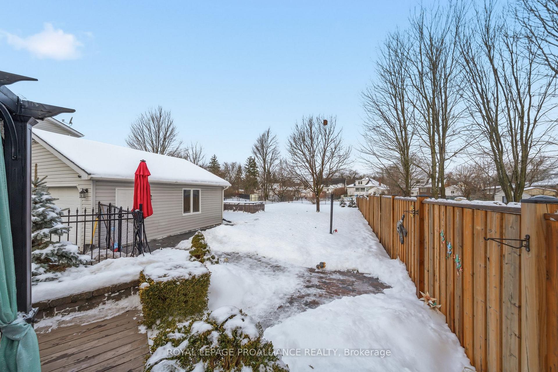 Photo 17 of 16 Benjamin Street, Belleville, Belleville Ward — HOMEH