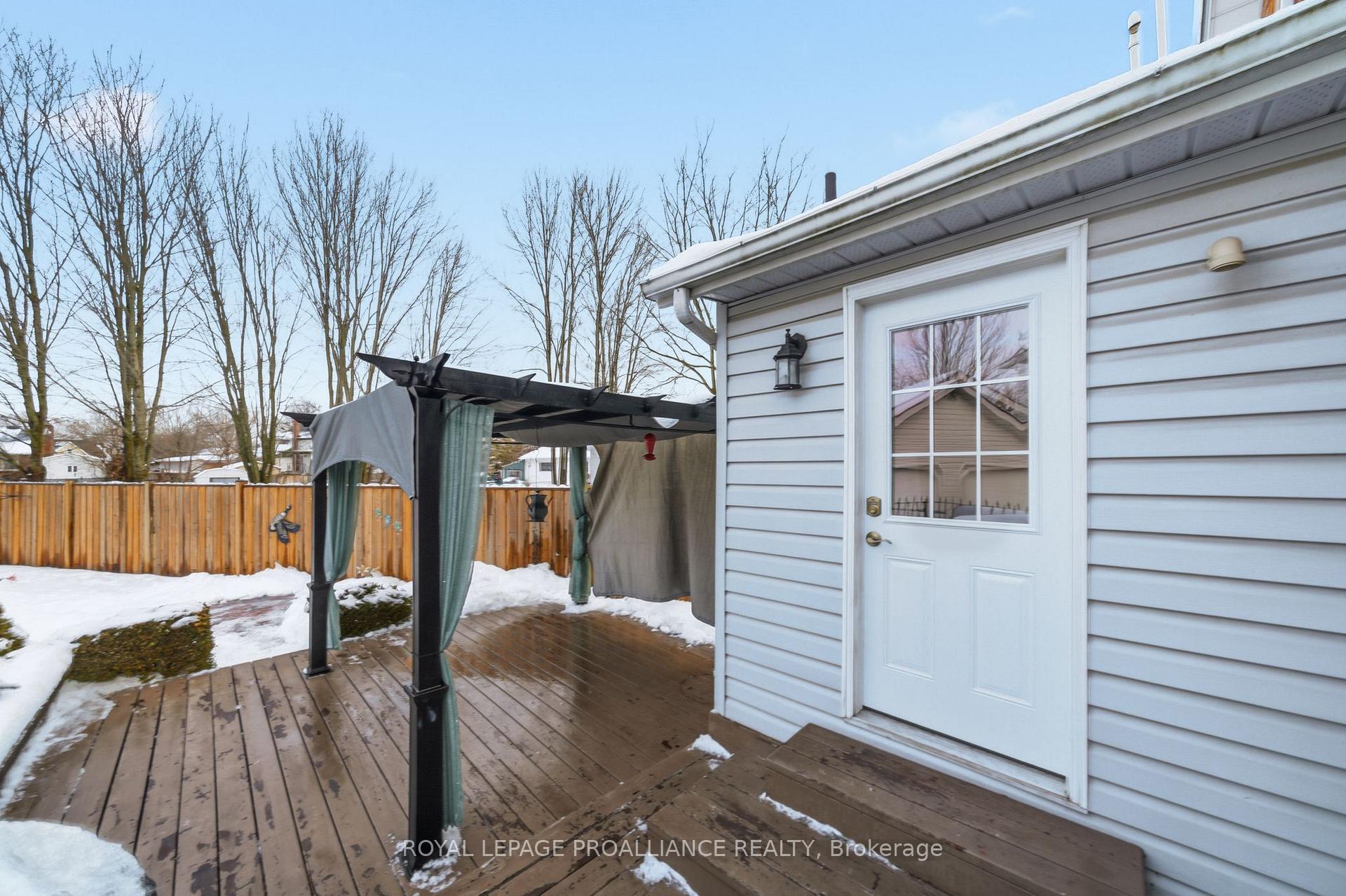 Photo 19 of 16 Benjamin Street, Belleville, Belleville Ward — HOMEH