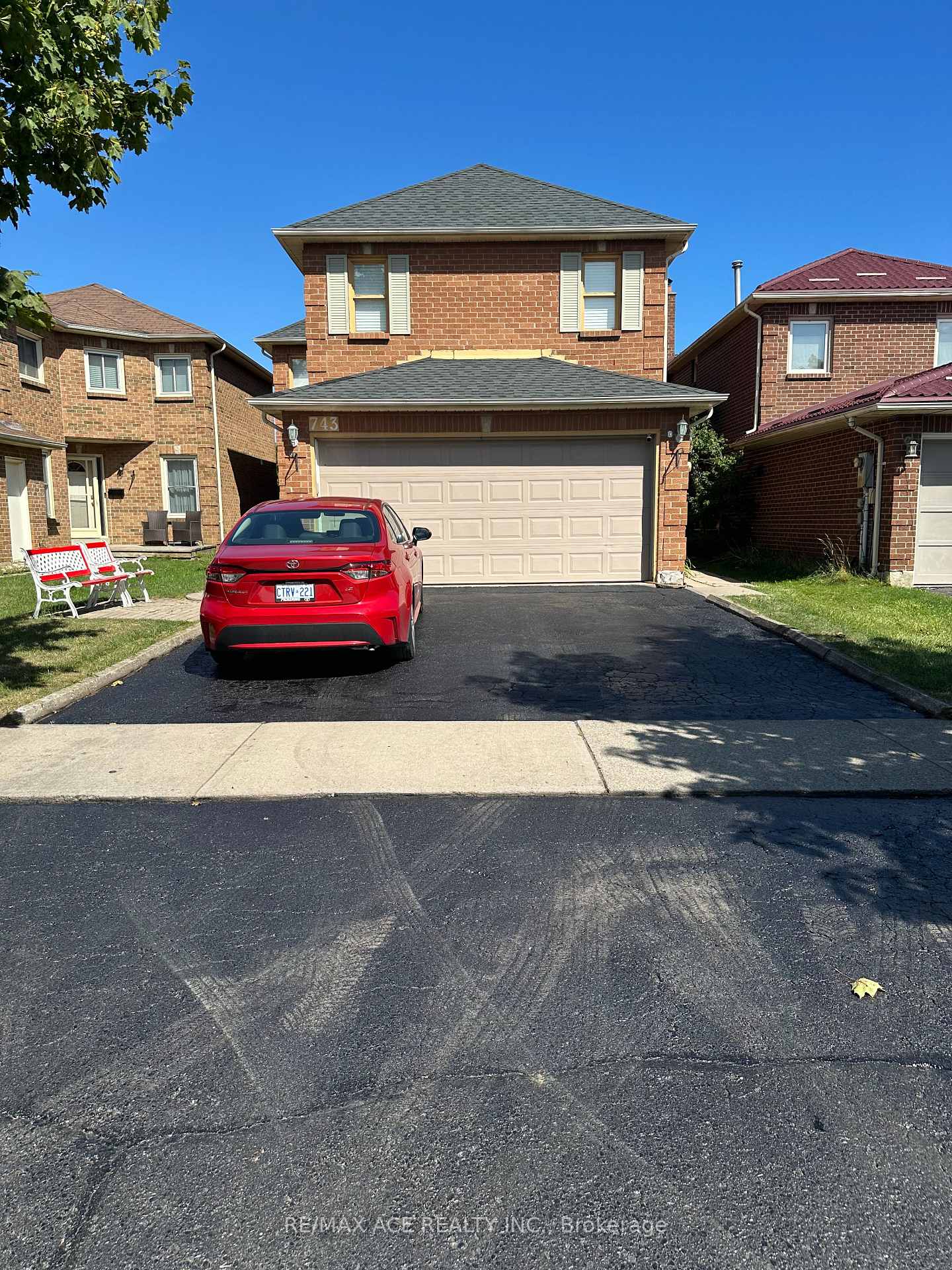 Photo 1 of 743 Aspen Road, Pickering, Amberlea — HOMEH