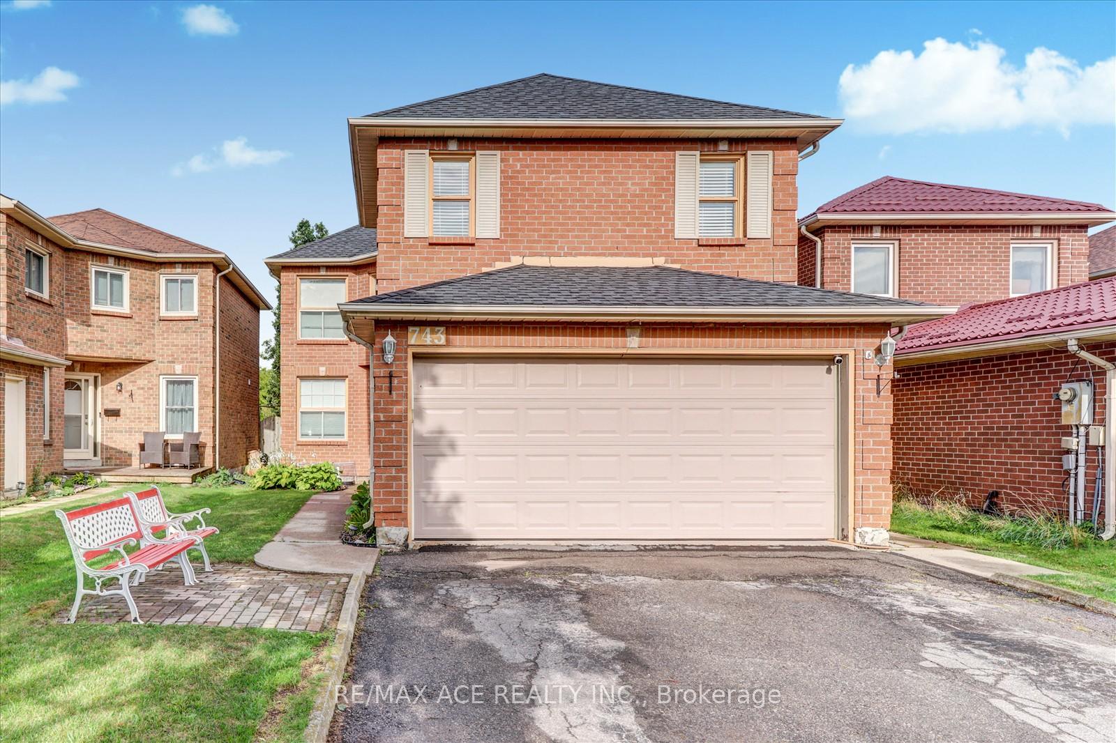 Photo 4 of 743 Aspen Road, Pickering, Amberlea — HOMEH