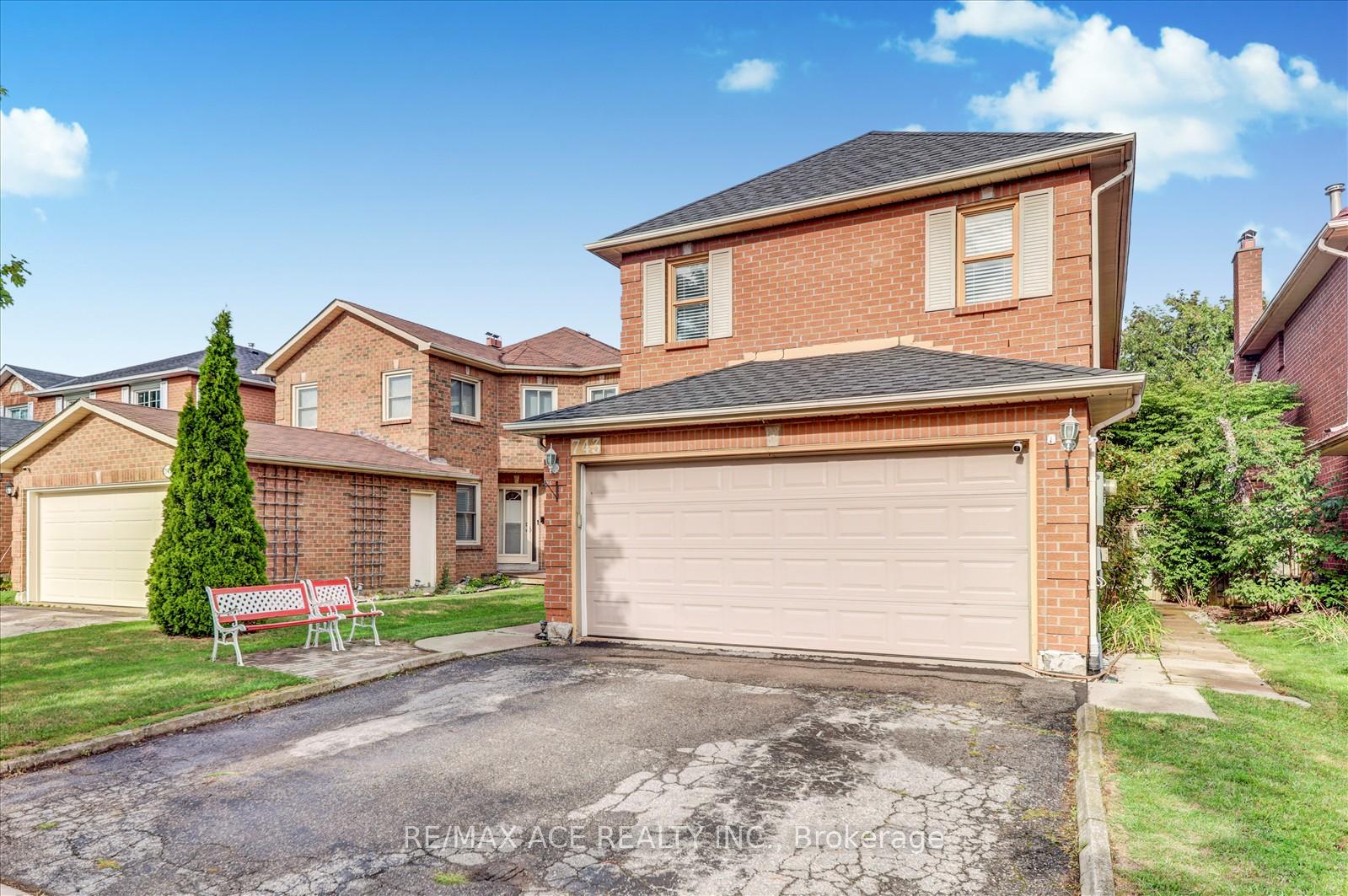 Photo 2 of 743 Aspen Road, Pickering, Amberlea — HOMEH