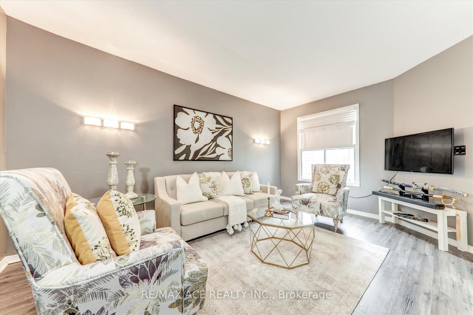 Photo 9 of 743 Aspen Road, Pickering, Amberlea — HOMEH