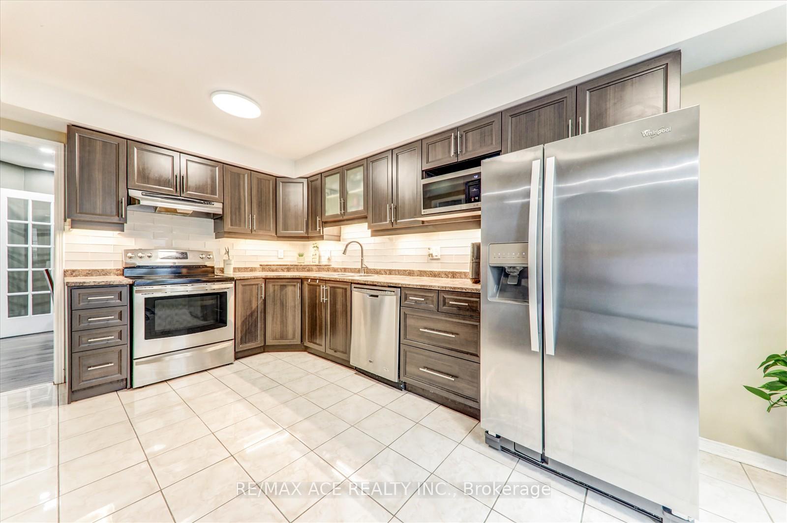 Photo 14 of 743 Aspen Road, Pickering, Amberlea — HOMEH