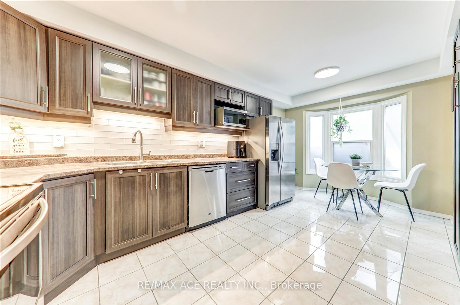 Photo 12 of 743 Aspen Road, Pickering, Amberlea — HOMEH
