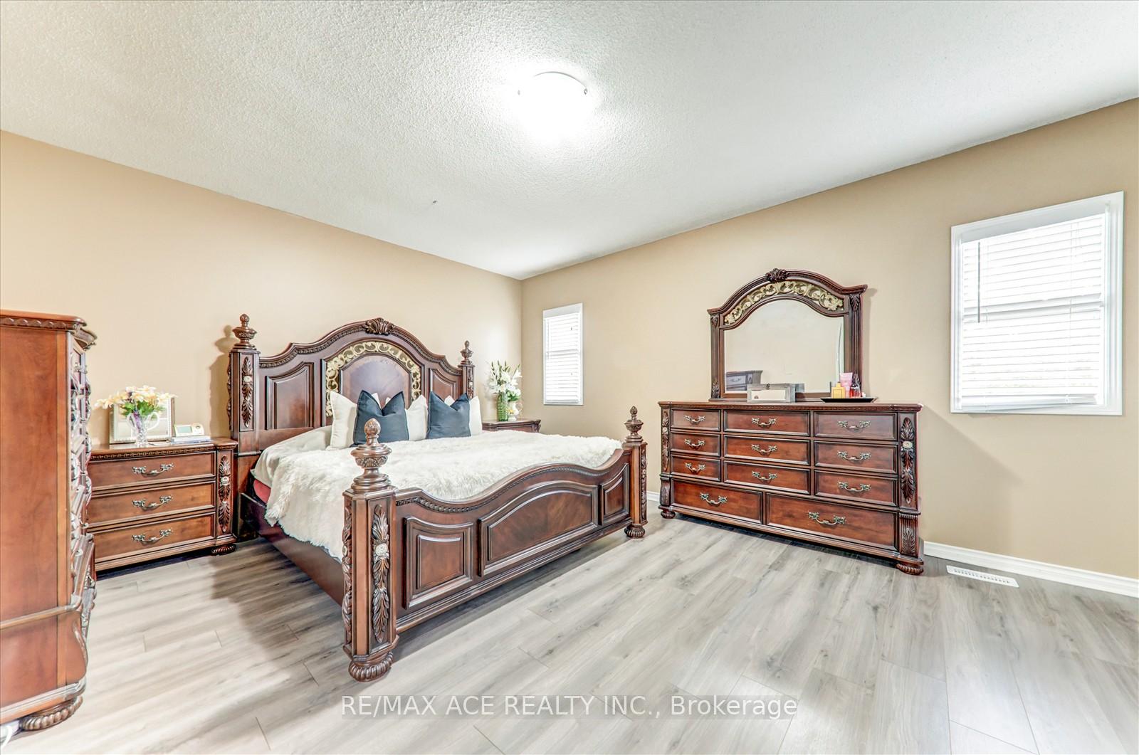 Photo 21 of 743 Aspen Road, Pickering, Amberlea — HOMEH